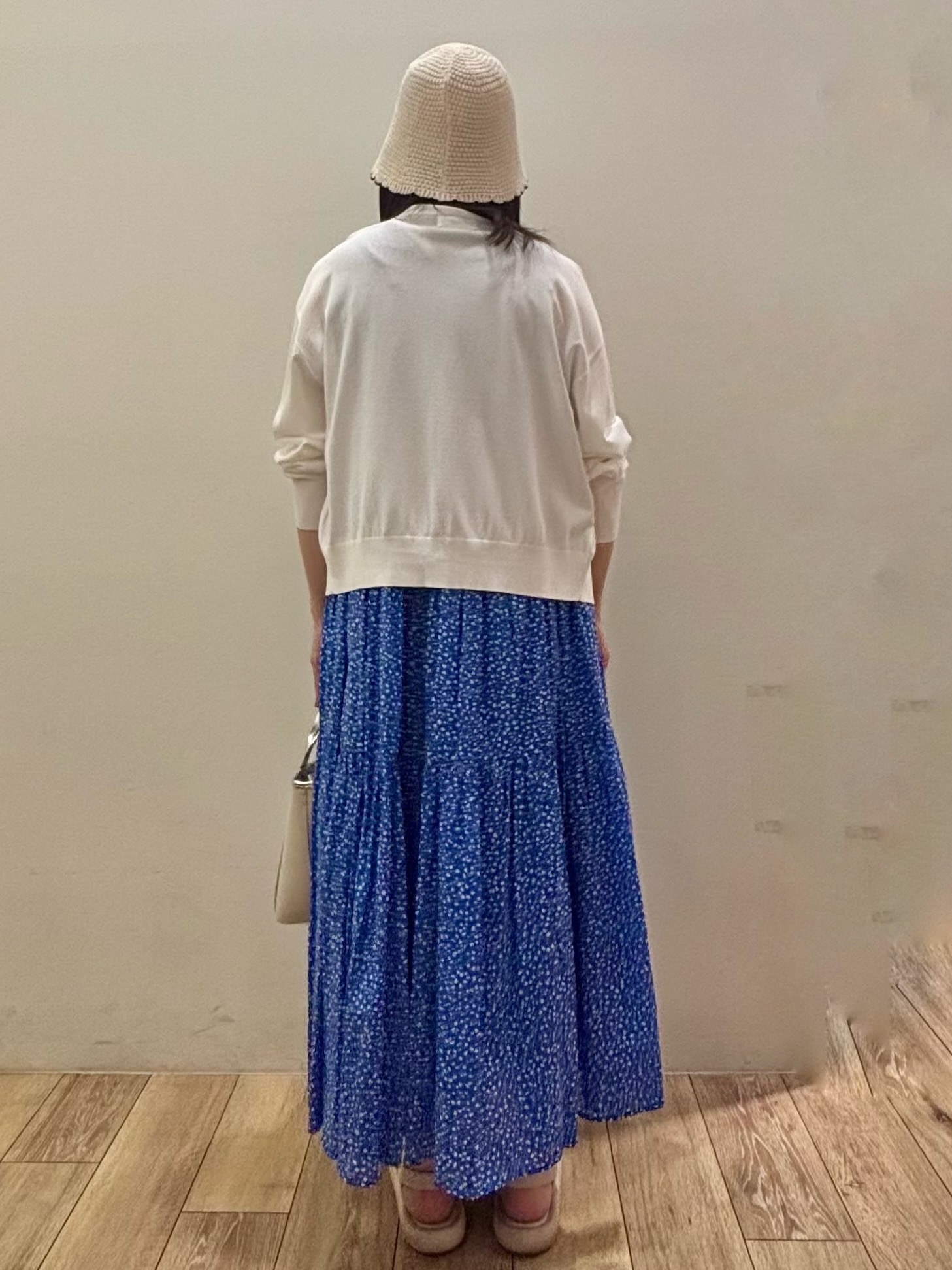 りょうさんの「OPAQUE.CLIP｜【UV／接触冷感】Vネックリラクシーニットカーディガン《洗濯機OK／抗ピル》」を使ったコーディネート