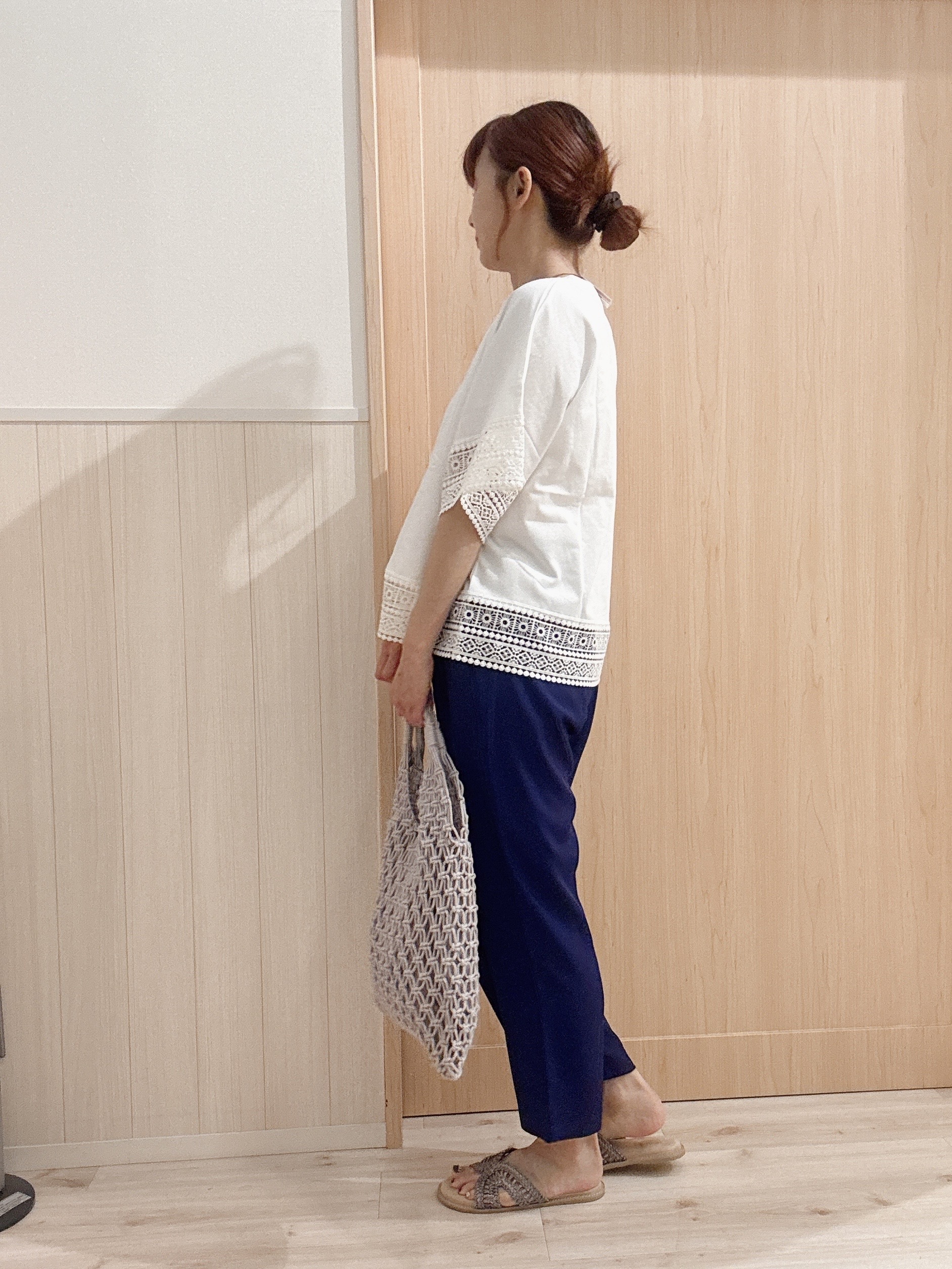モカさんの「SHOO･LA･RUE｜【洗濯機可/ひんやり/体型カバー/S-LL】レース使いがポイント デザインTシャツ」を使ったコーディネート
