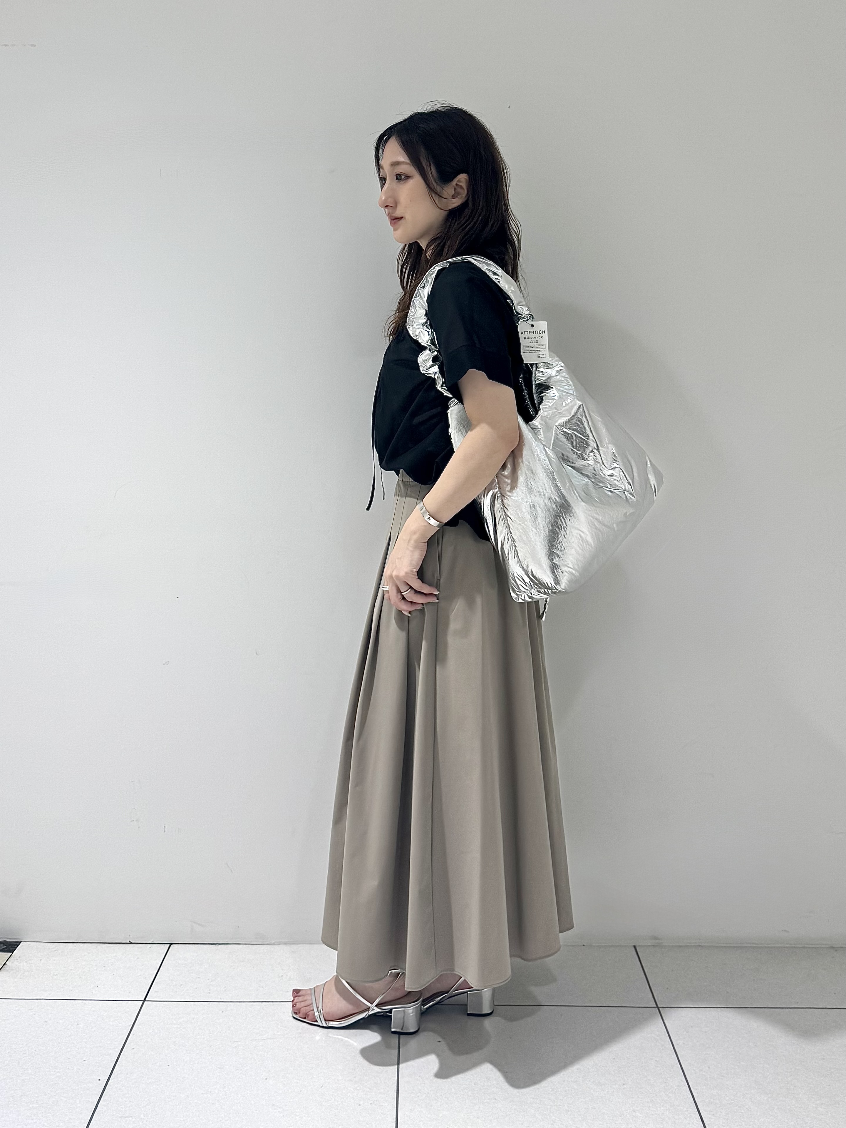 そんさんの「INDIVI｜【洗える／軽やか】フリル衿ギャザーブラウス」を使ったコーディネート