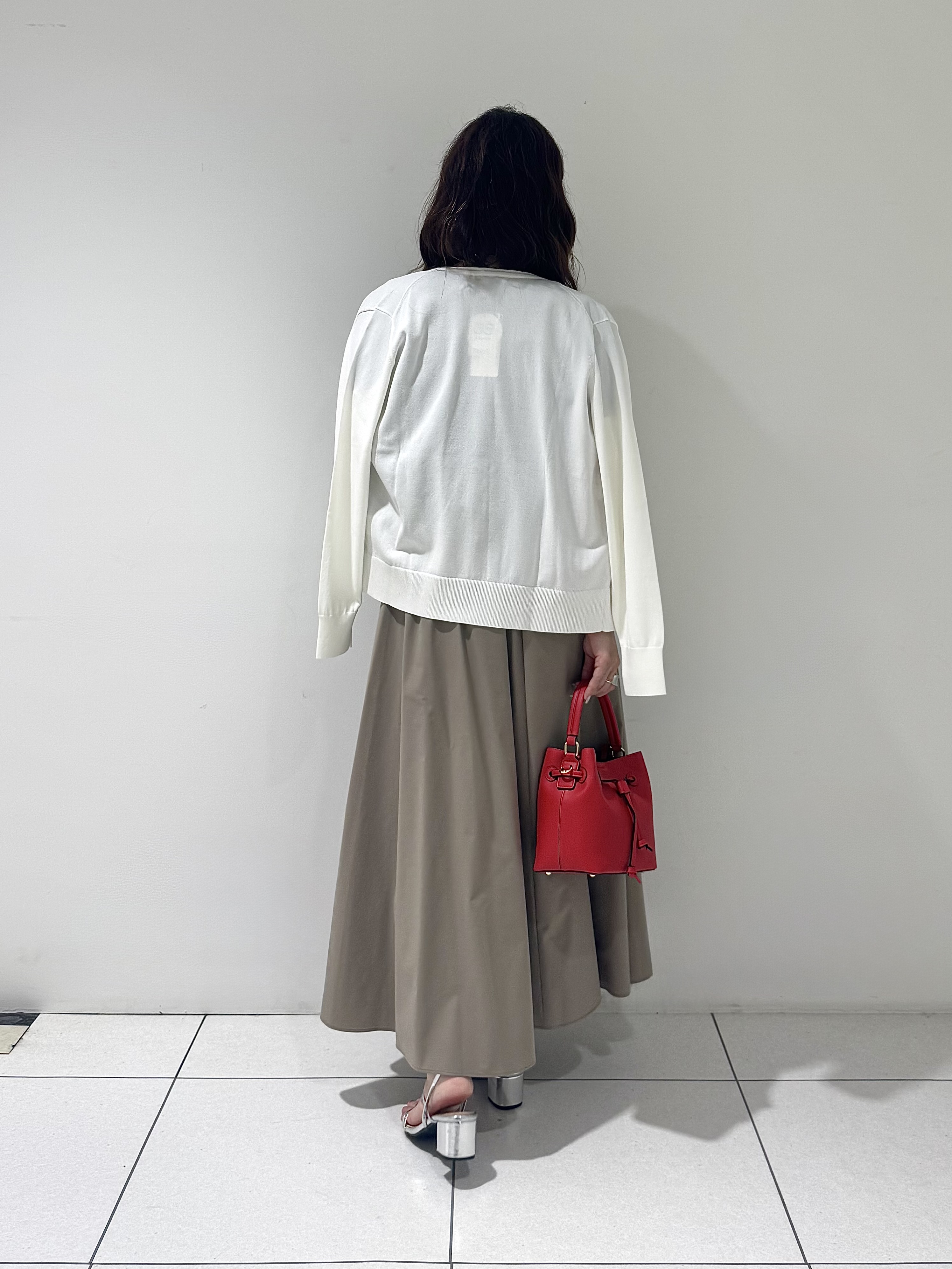 そんさんの「INDIVI｜【UVケア/接触冷感／アンサンブル】丸首カーディガン＆袖スリット5分袖ニット」を使ったコーディネート