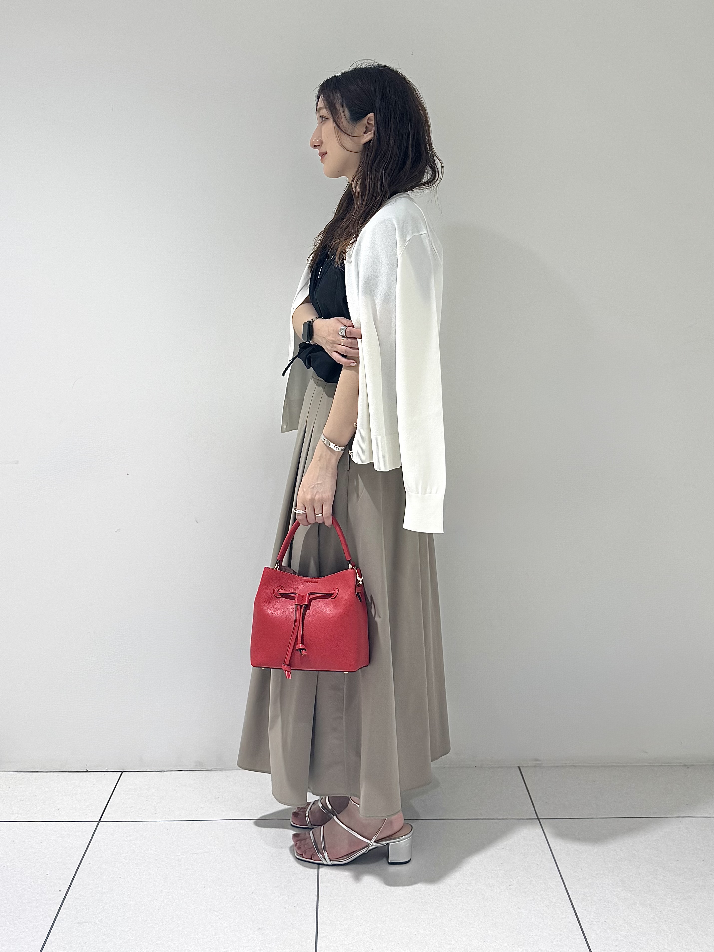 そんさんの「INDIVI｜【UVケア/接触冷感／アンサンブル】丸首カーディガン＆袖スリット5分袖ニット」を使ったコーディネート