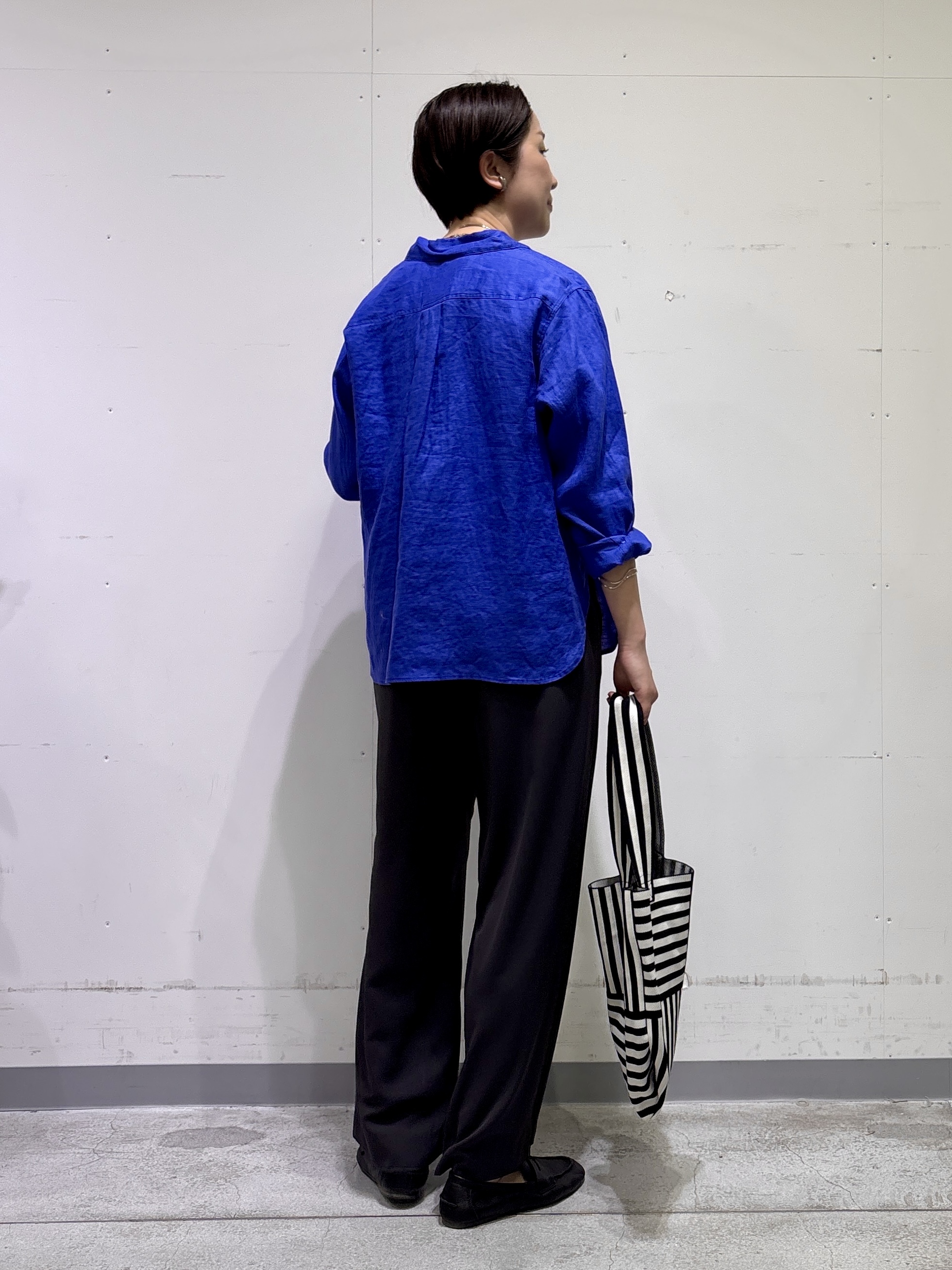 yuriさんの「INDIVI｜【接触冷感／2WAY】カシュクールリネンシャツ」を使ったコーディネート
