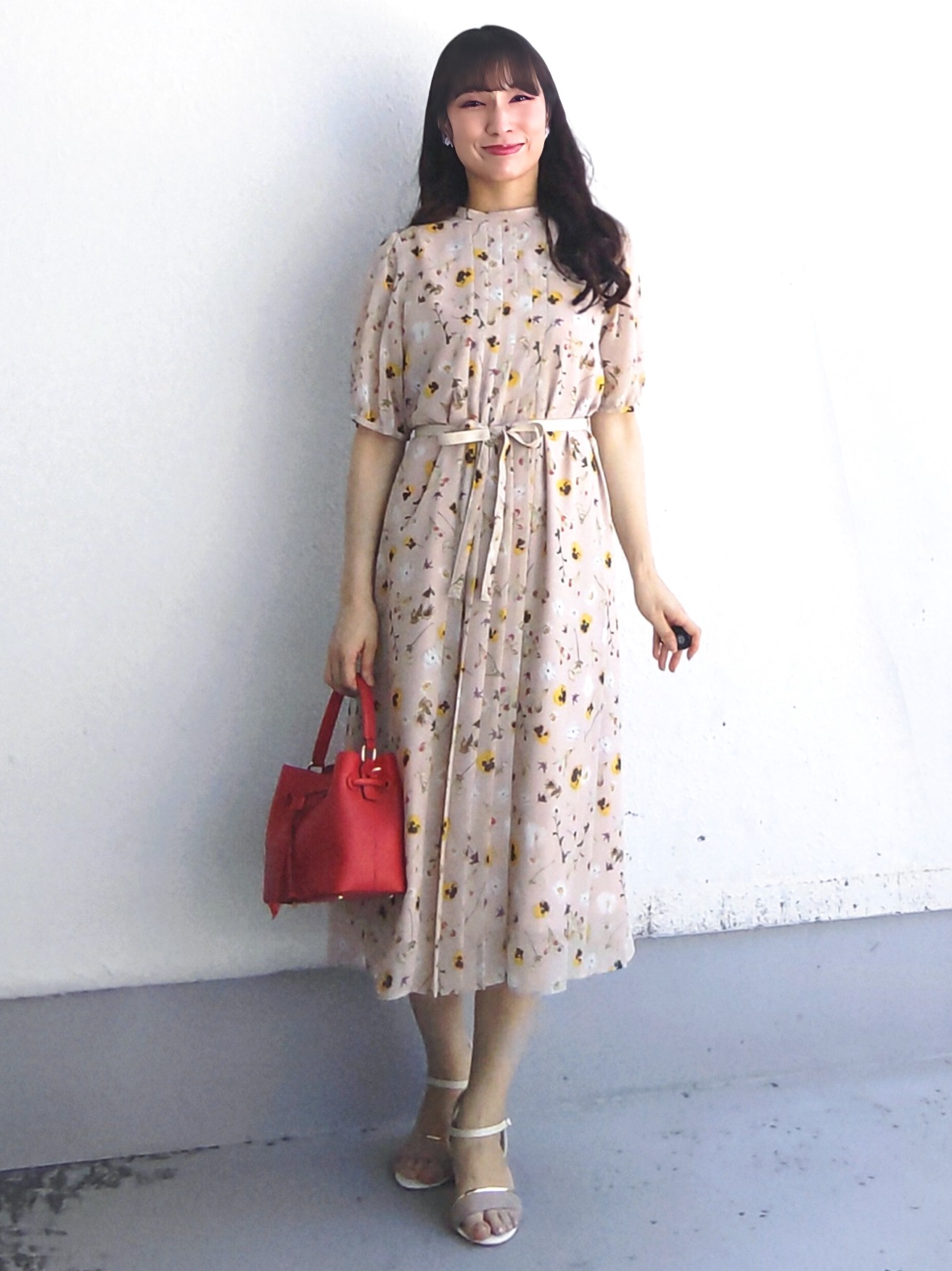 keinaさんの「SunaUna｜【co creation and yours／SS～L】多色花柄プリーツワンピース」を使ったコーディネート