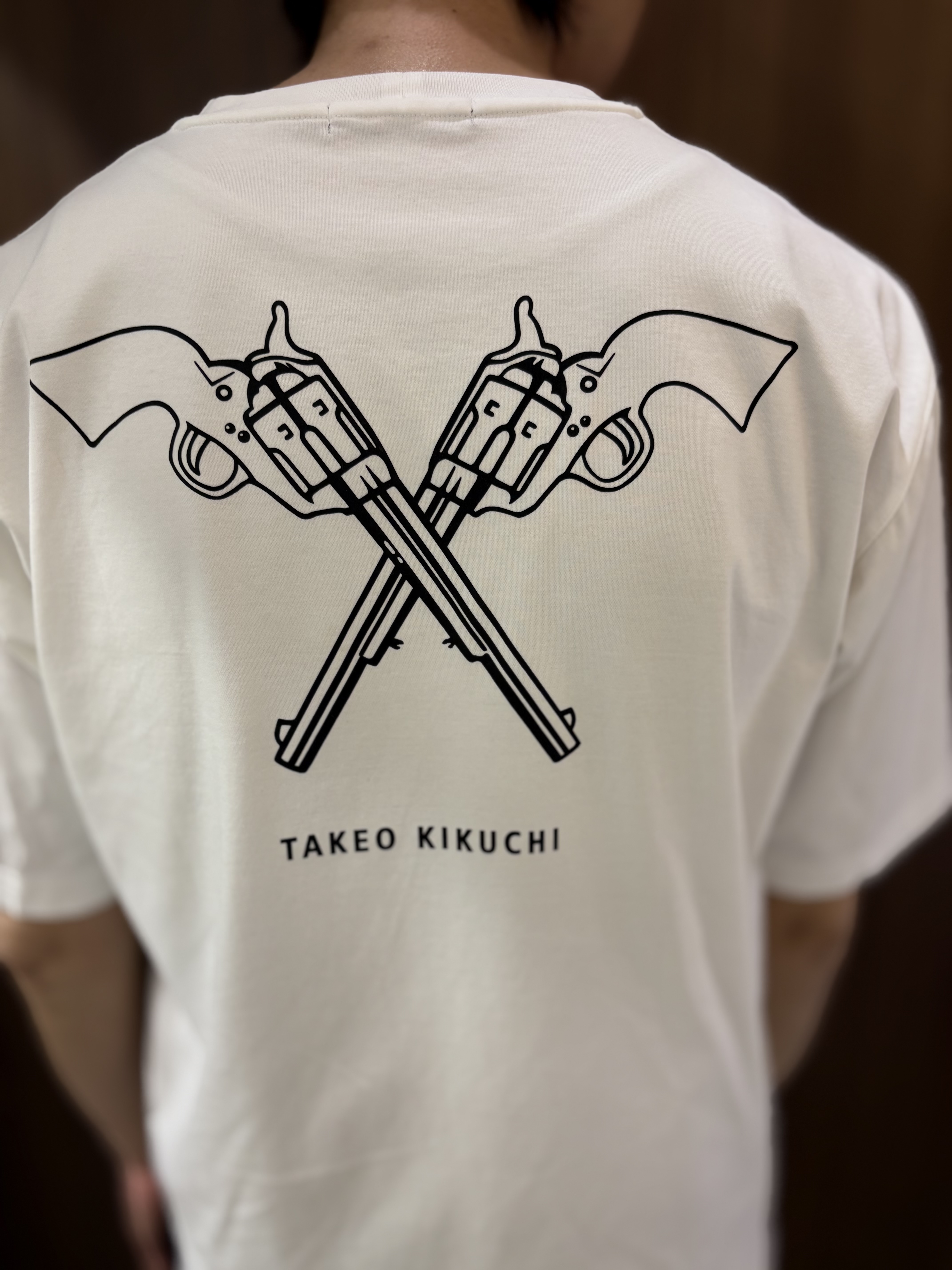かたやまさんの「TAKEO KIKUCHI｜【BOWLER HAT LABEL】アイスクリアコットン バッククロスピストル 半袖Tシャツ」を使ったコーディネート