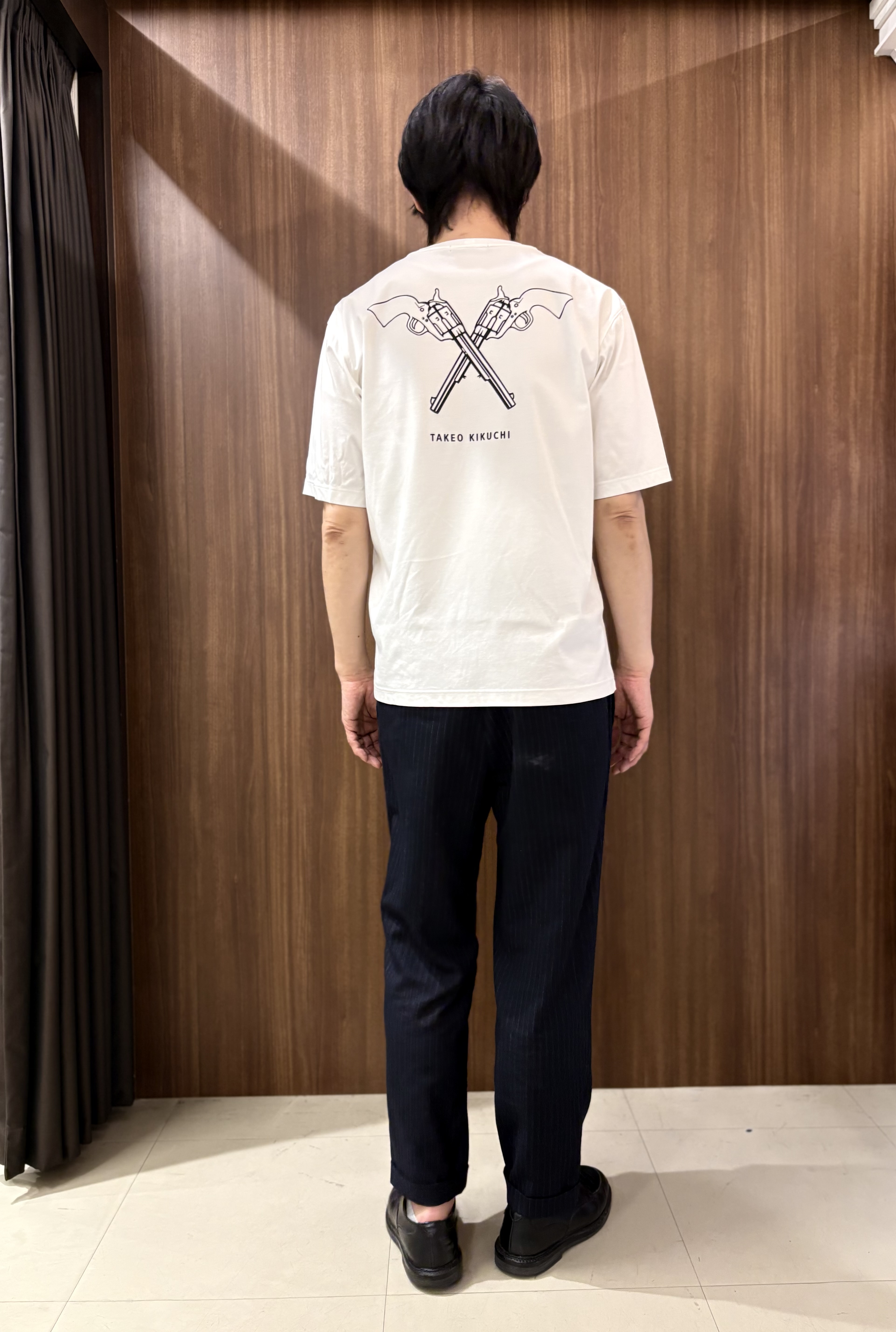 かたやまさんの「TAKEO KIKUCHI｜【BOWLER HAT LABEL】アイスクリアコットン バッククロスピストル 半袖Tシャツ」を使ったコーディネート