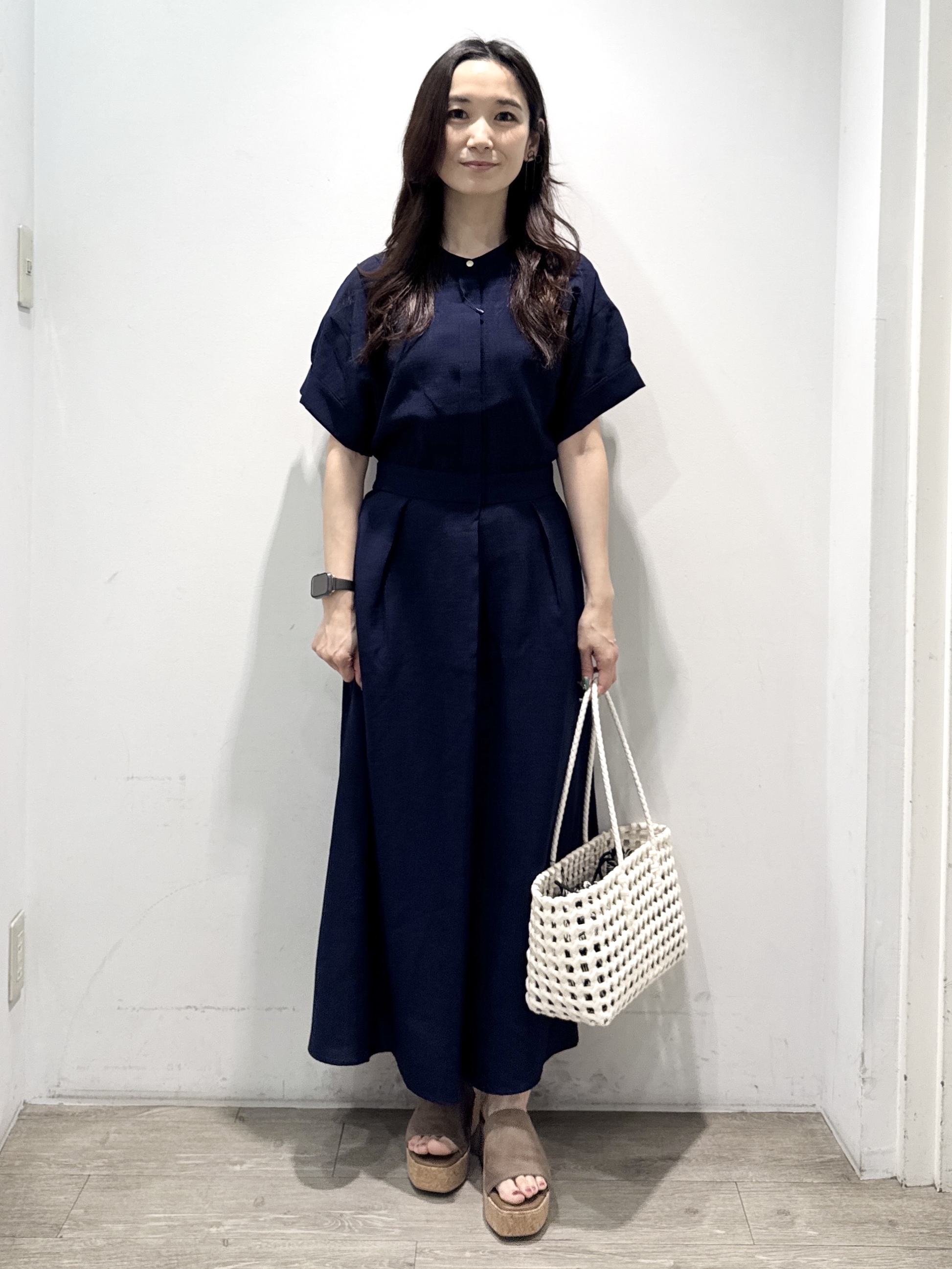 yuicciさんの「OPAQUE.CLIP｜【接触冷感／吸水速乾】リネンライク シャツワンピース《洗濯機OK》」を使ったコーディネート