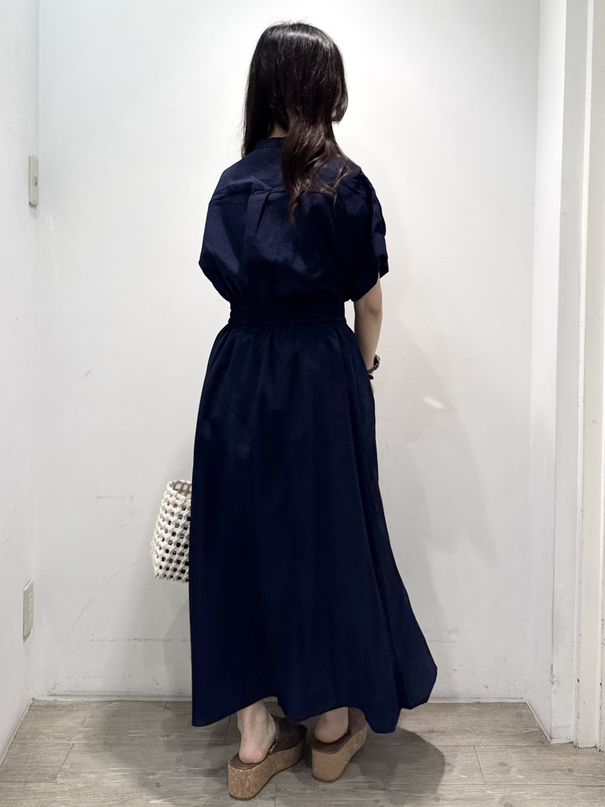 yuicciさんの「OPAQUE.CLIP｜【接触冷感／吸水速乾】リネンライク シャツワンピース《洗濯機OK》」を使ったコーディネート