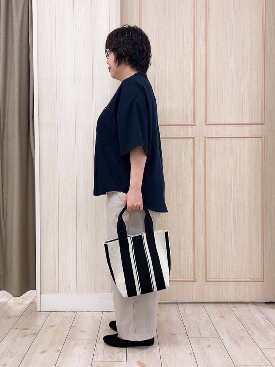 えりっこさんの「SHOO･LA･RUE｜【洗濯機可/S-LL】大人の抜け感 ゆるっと5分袖シャツ」を使ったコーディネート