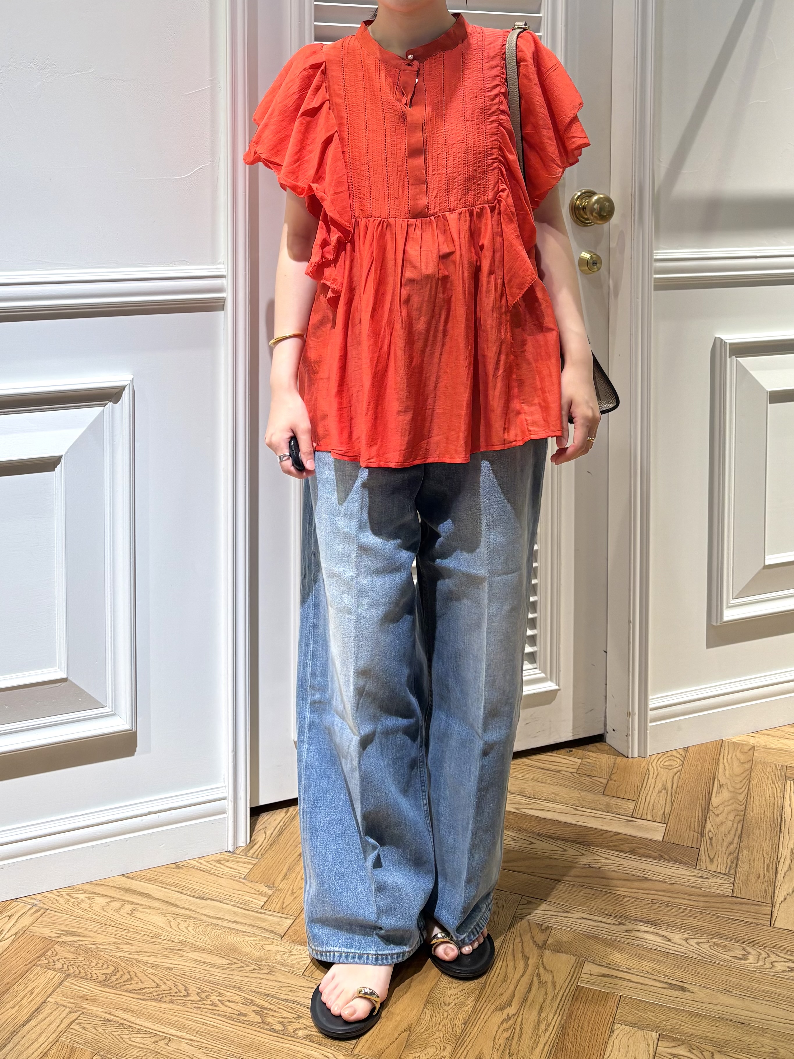 cocoさんの「DRESSTERIOR｜コットンシルク ラッフルスリーブ ブラウス」を使ったコーディネート