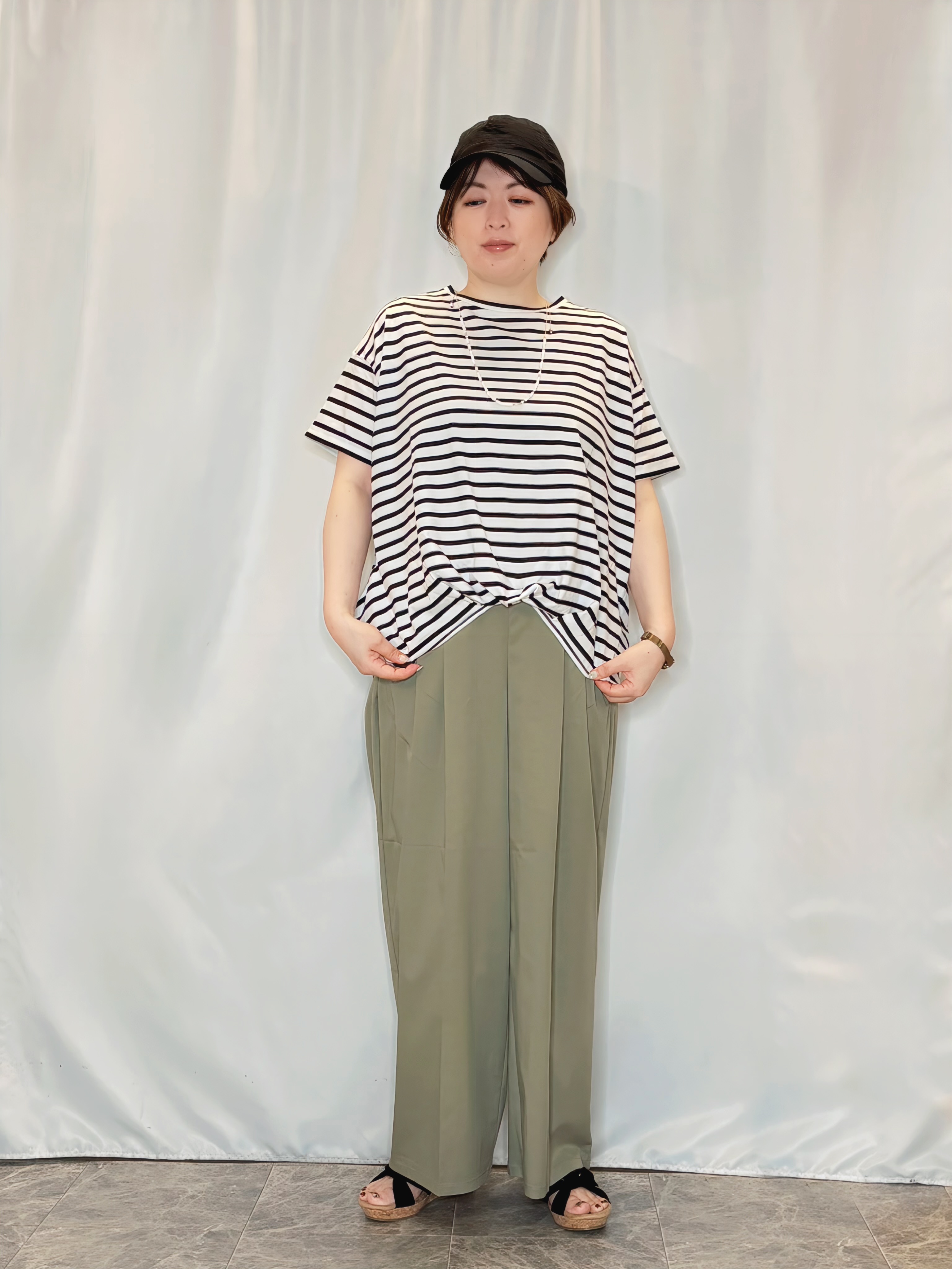たみさんの「SHOO･LA･RUE｜【ひんやり/洗濯機可/S-LL】オンにもオフにも マルチに使えるボタンレスカーディガン」を使ったコーディネート
