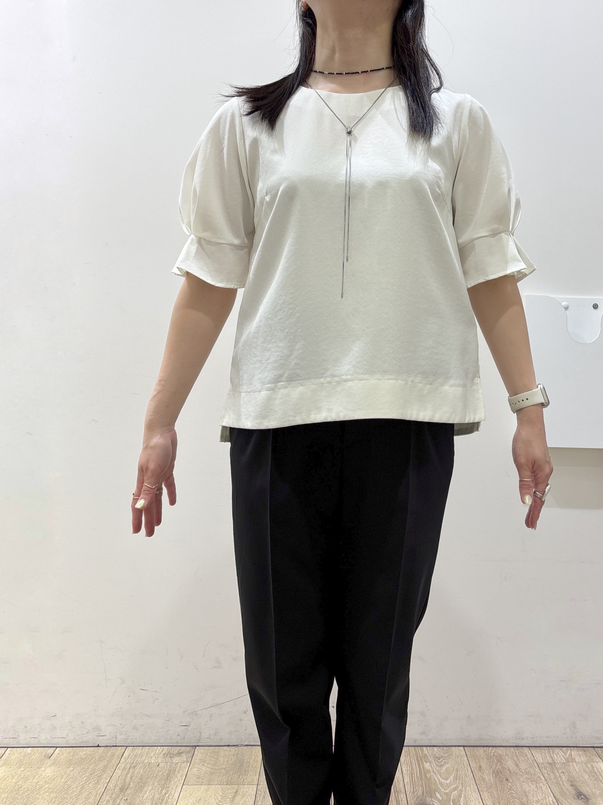 mameさんの「index｜【接触冷感】タックパフスリーブブラウス《吸水速乾／防シワ／洗濯機OK／XS～3L／6col》」を使ったコーディネート