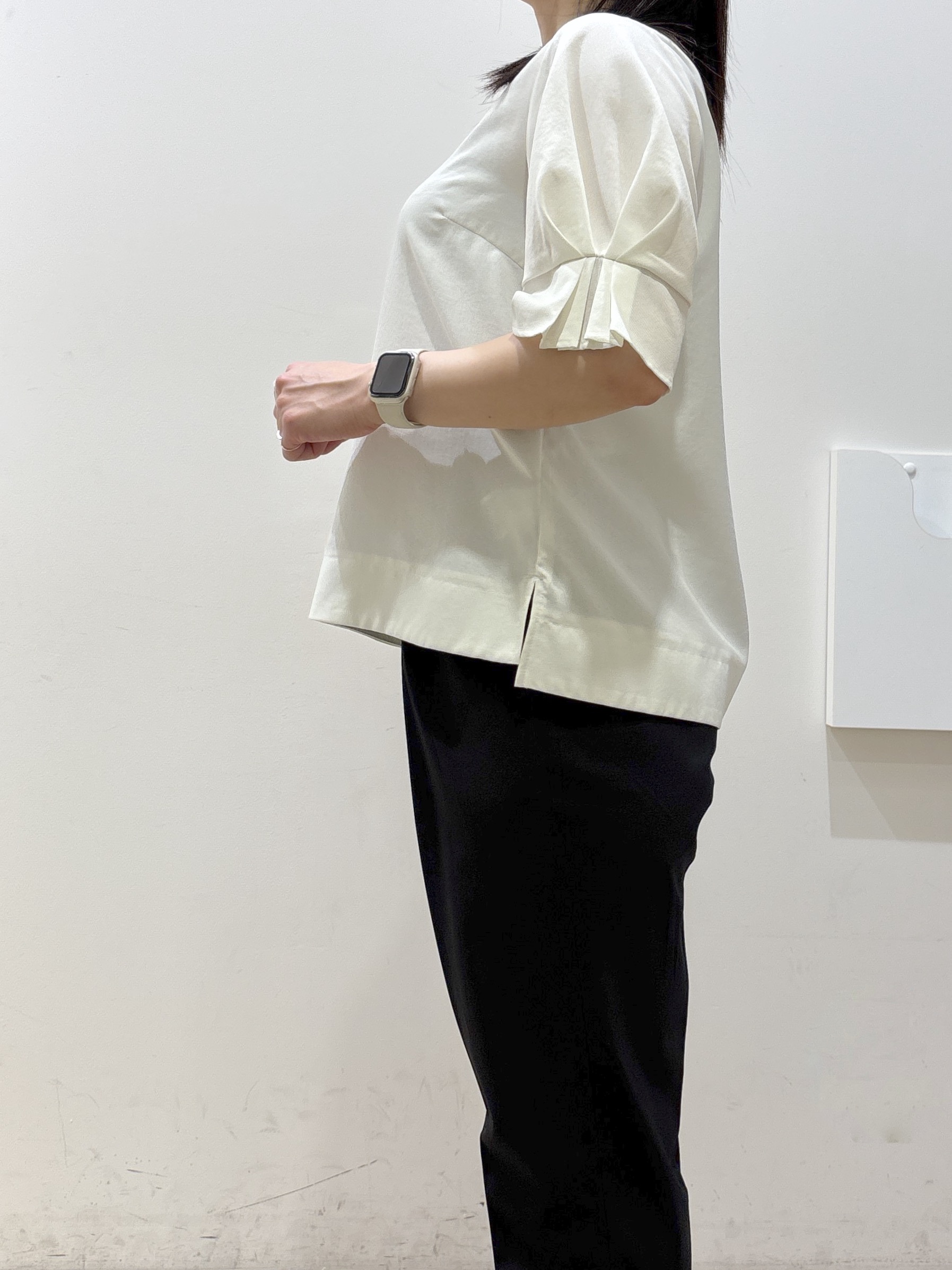 mameさんの「index｜【接触冷感】タックパフスリーブブラウス《吸水速乾／防シワ／洗濯機OK／XS～3L／6col》」を使ったコーディネート