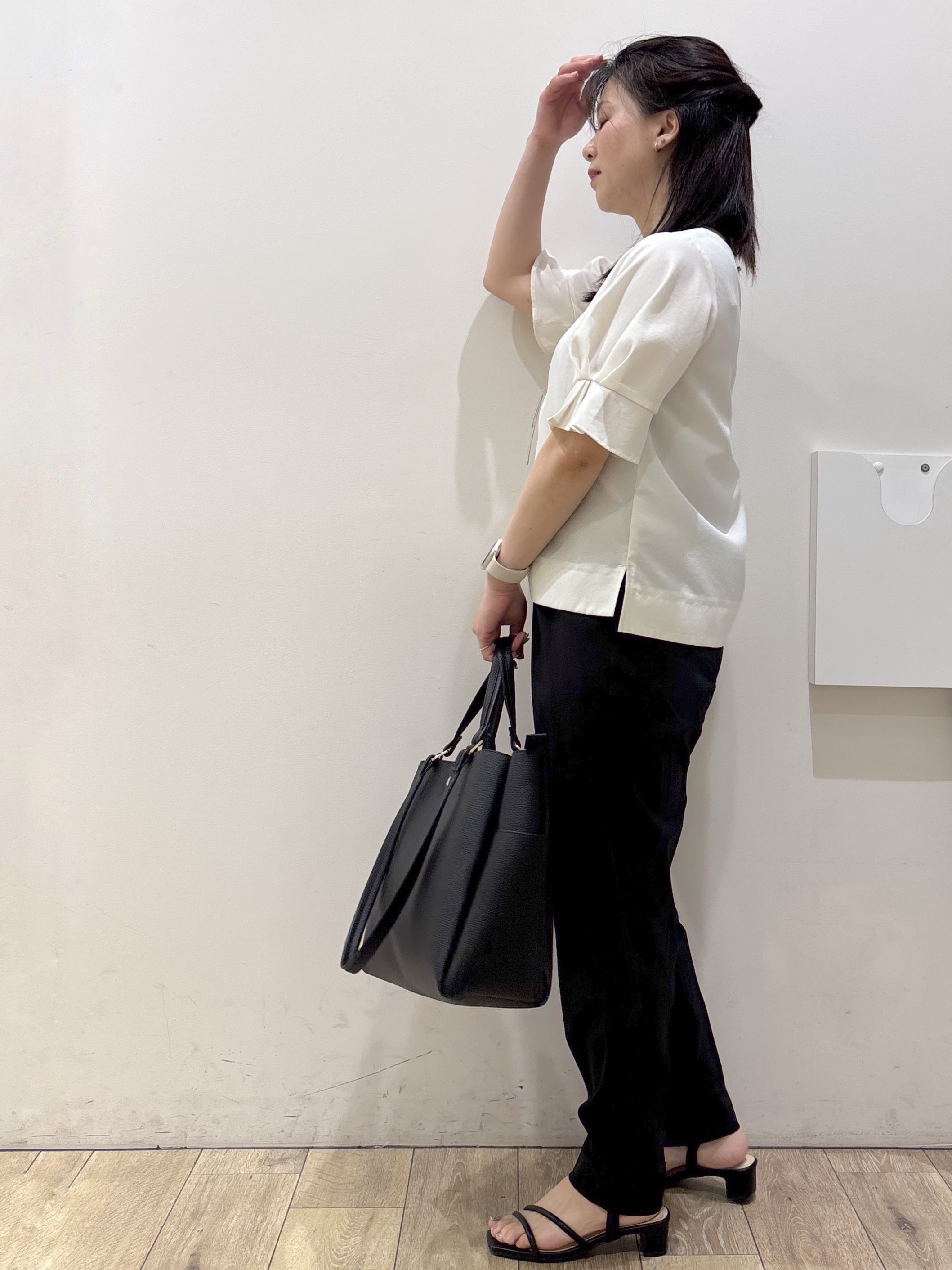 mameさんの「index｜【接触冷感】タックパフスリーブブラウス《吸水速乾／防シワ／洗濯機OK／XS～3L／6col》」を使ったコーディネート