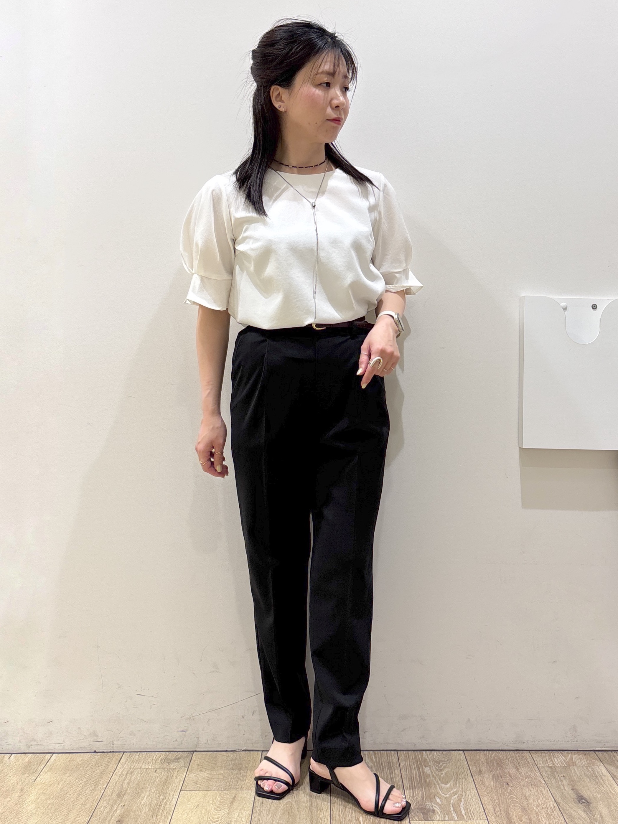 mameさんの「index｜【接触冷感】タックパフスリーブブラウス《吸水速乾／防シワ／洗濯機OK／XS～3L／6col》」を使ったコーディネート
