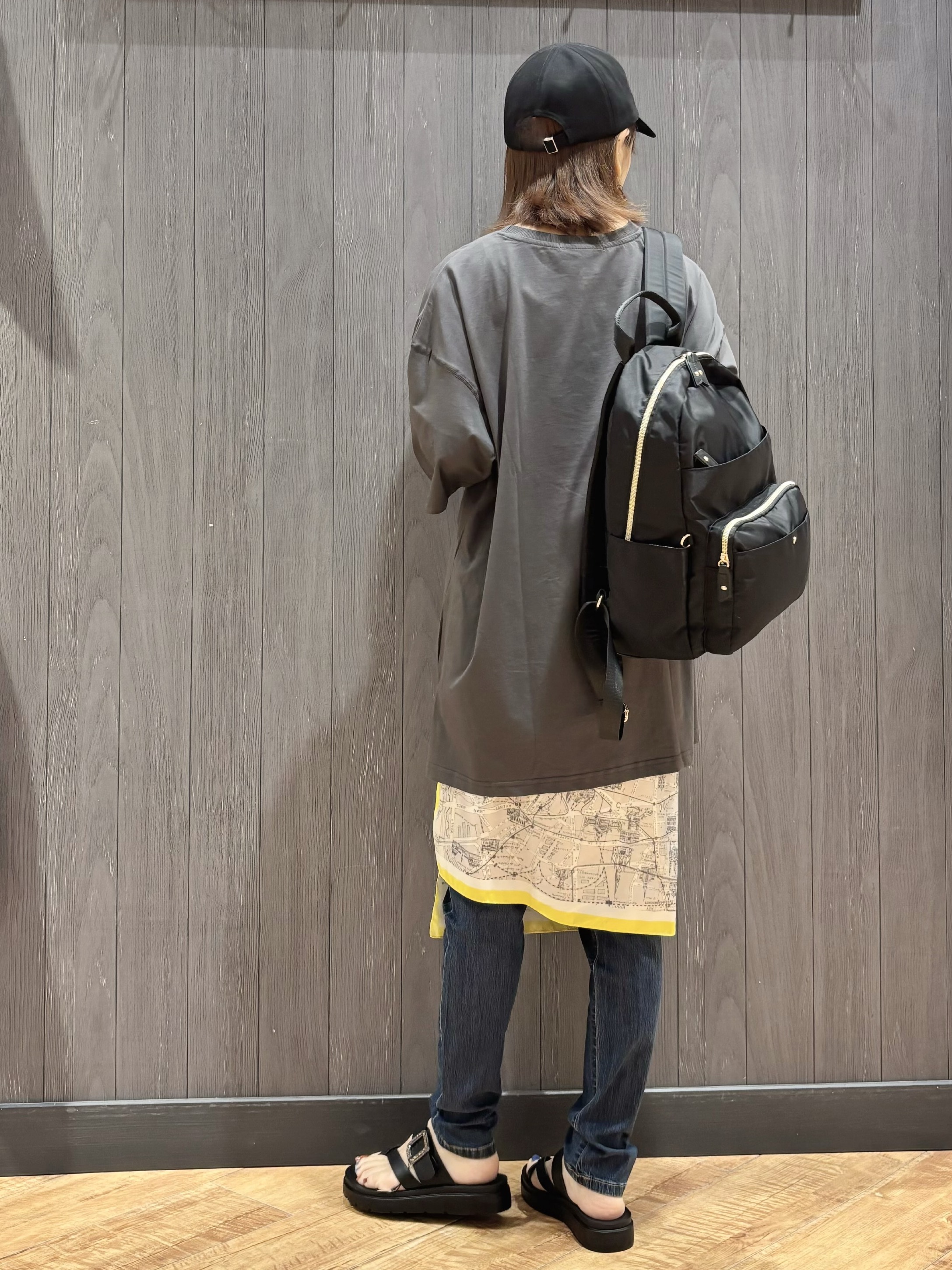 meiさんの「SHOO･LA･RUE｜【ひんやり】ゆるっと体型カバー BIGアソートTシャツ」を使ったコーディネート