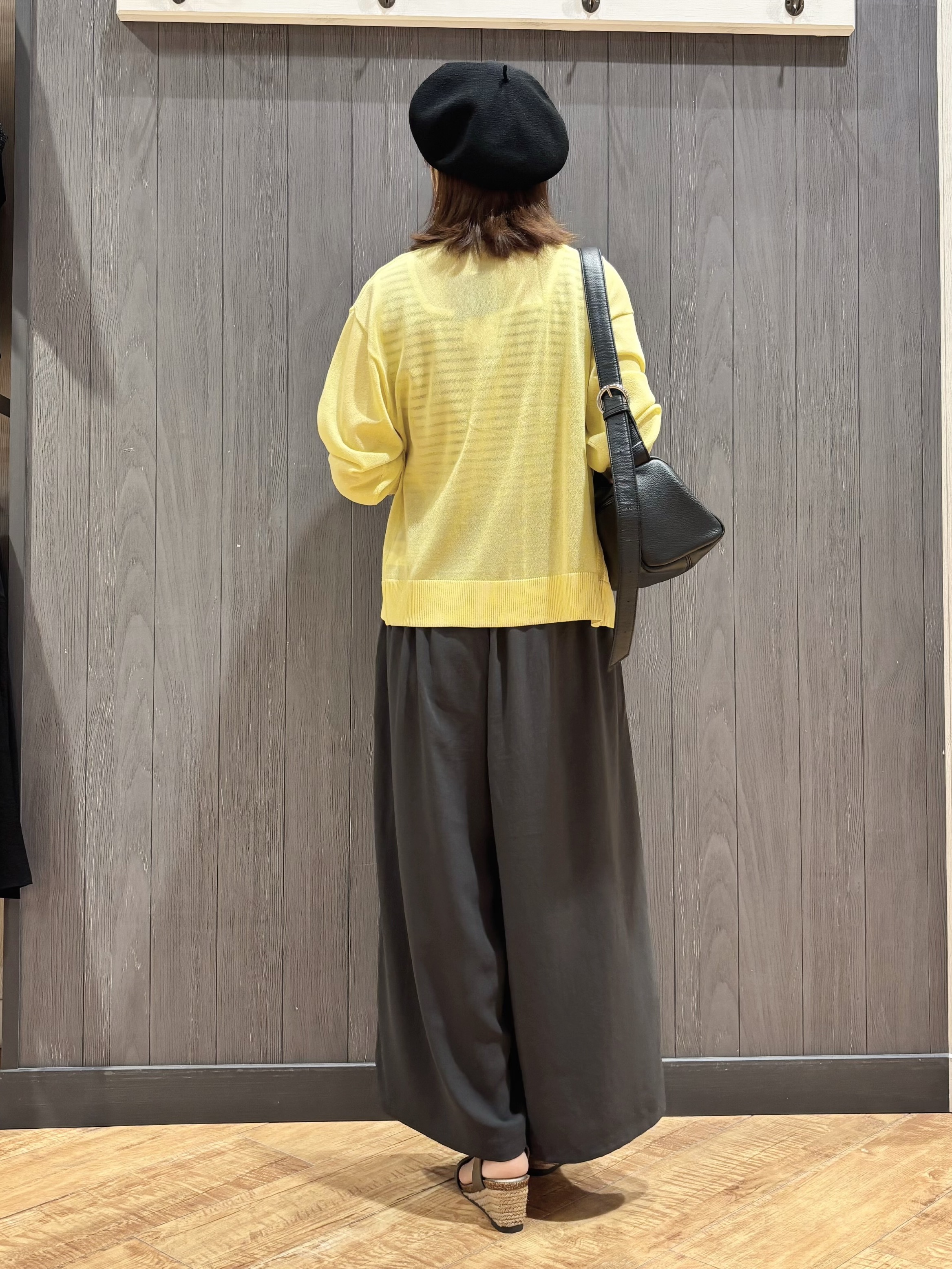 meiさんの「SHOO･LA･RUE｜【ひんやり/洗濯機可/S-LL】程よいVネックですっきり魅せる ジップアップ 7分袖シアーカーディガ」を使ったコーディネート