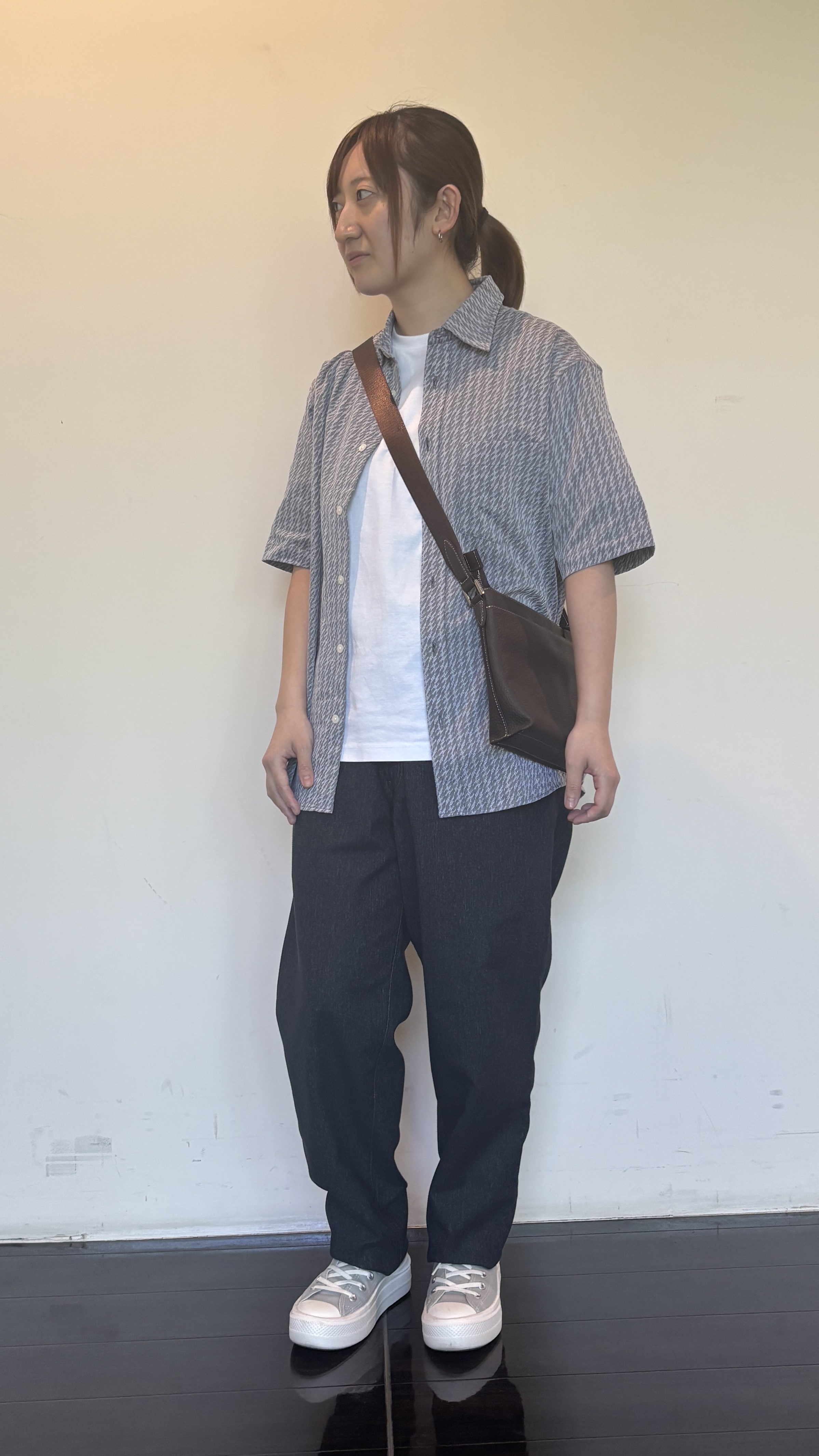尾形千晴さんの「TAKEO KIKUCHI｜播州織り 千鳥 半袖シャツ」を使ったコーディネート