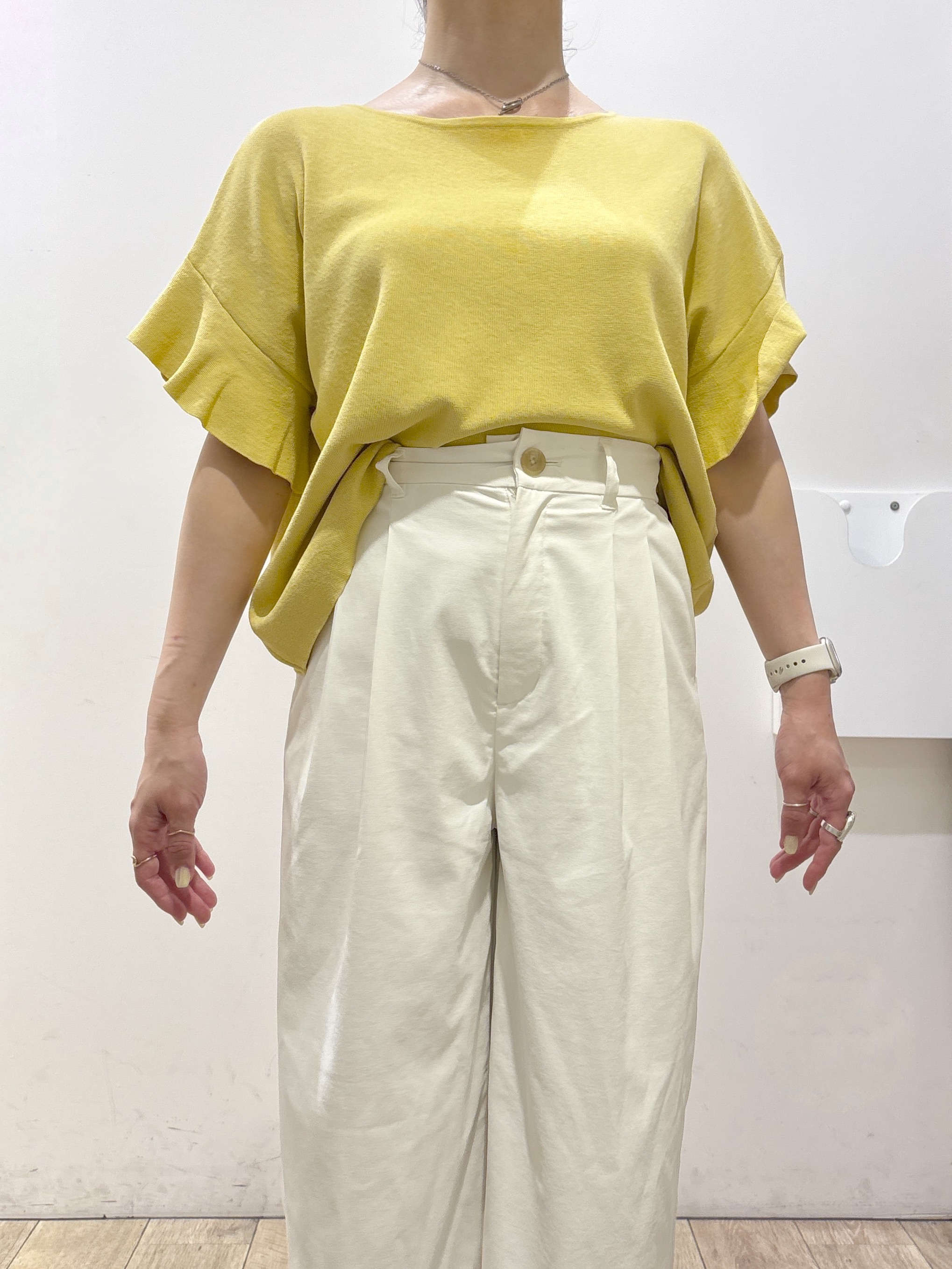 mameさんの「index｜【UV／遮熱性】フリルスリーブニット《7col／洗濯機OK》」を使ったコーディネート