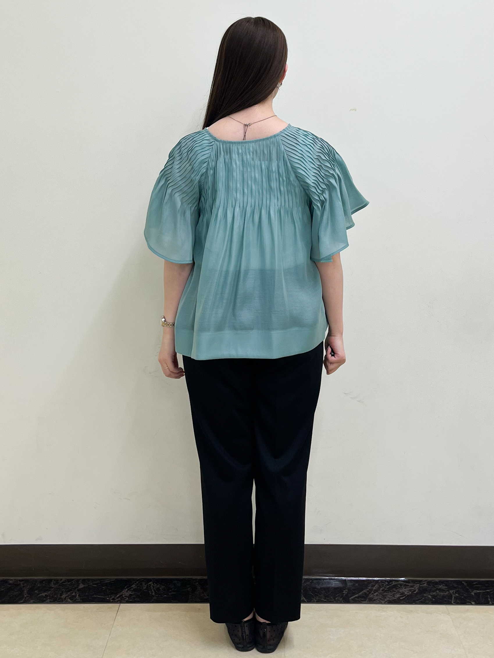 mikikoさんの「Reflect｜ピンタックデザインフレアスリーブブラウス」を使ったコーディネート