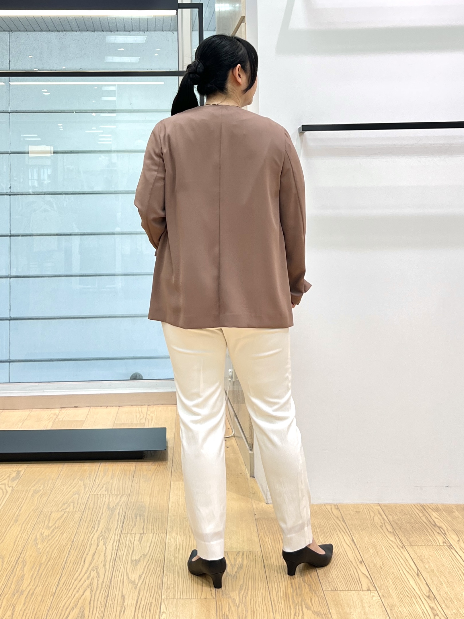 shimaさんの「INDIVI｜【さらに軽く軽快！／着る日傘】ノーカラージャケット」を使ったコーディネート