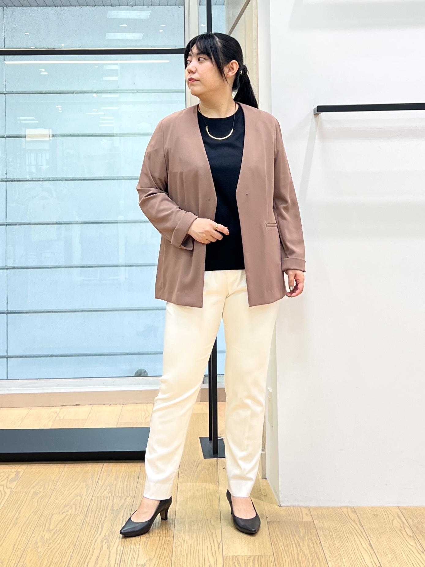 shimaさんの「INDIVI｜【さらに軽く軽快！／着る日傘】ノーカラージャケット」を使ったコーディネート