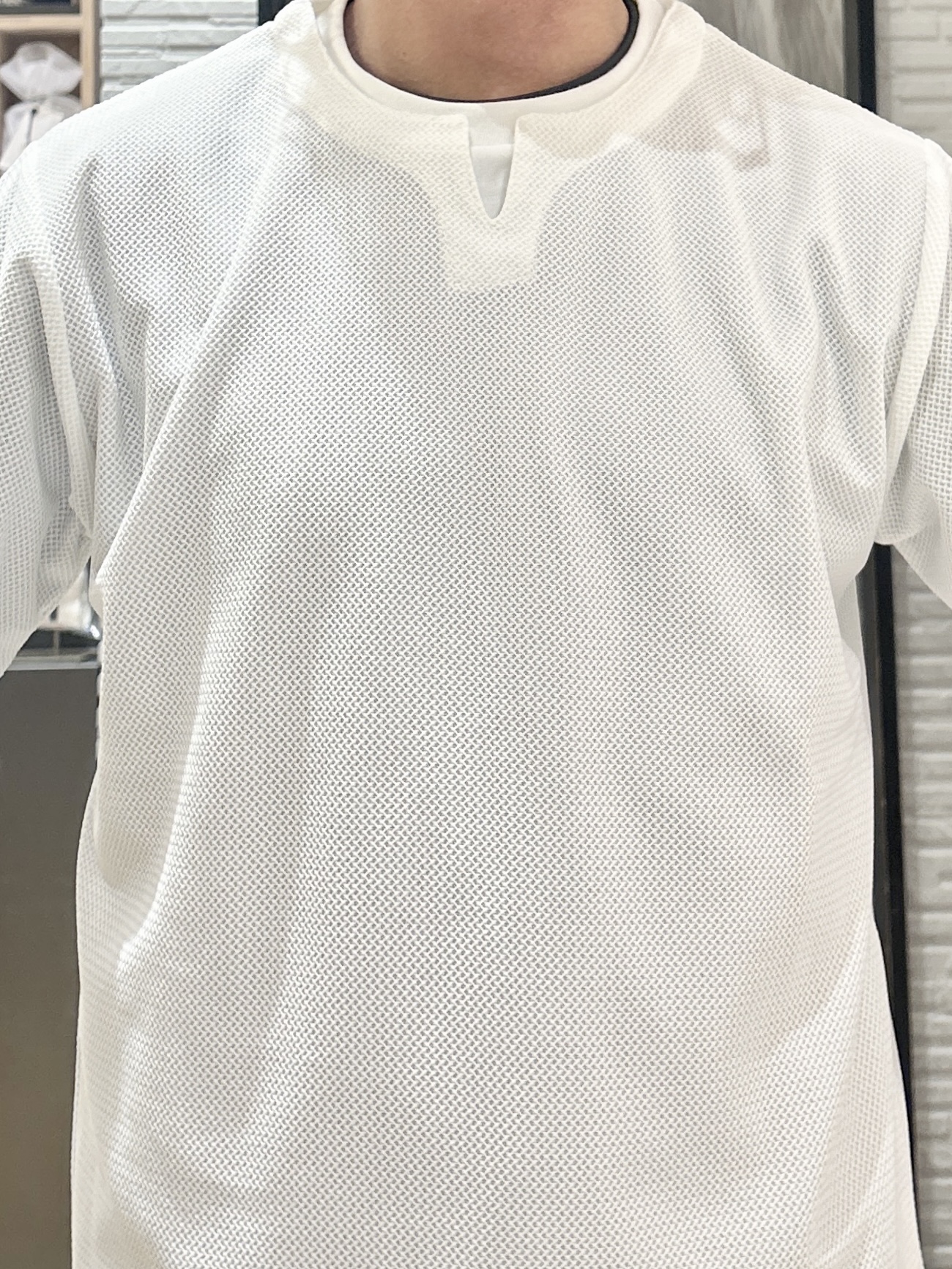 KENJI Iさんの「THE SHOP TK｜【一枚でコーディネートが完成！】レイヤード風 キーネック 半袖Tシャツ 洗濯機OK」を使ったコーディネート