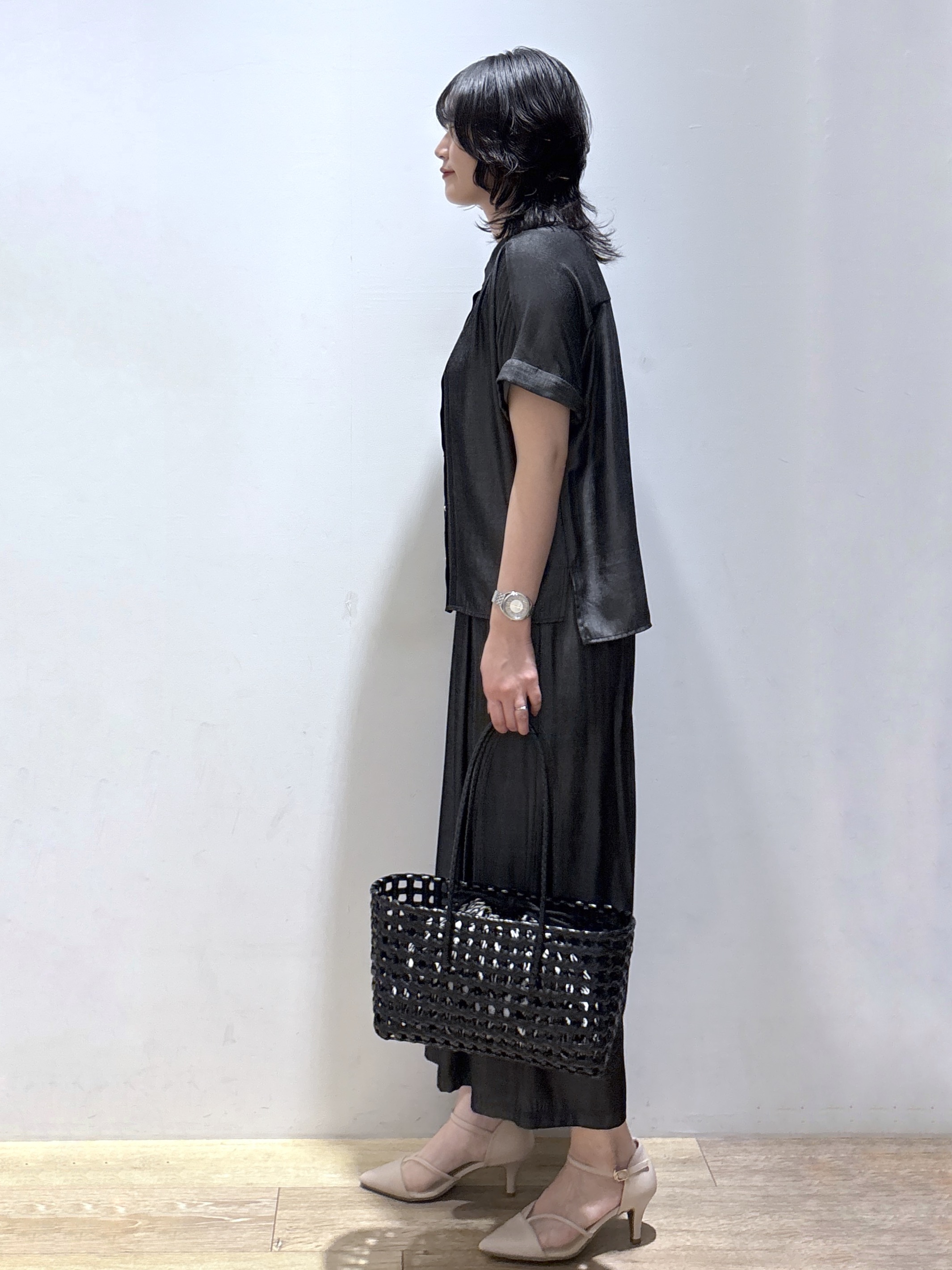 mizukiさんの「index｜【UVケア／接触冷感／吸水速乾】シャンブレーターンバックシャツ《洗濯機OK》」を使ったコーディネート