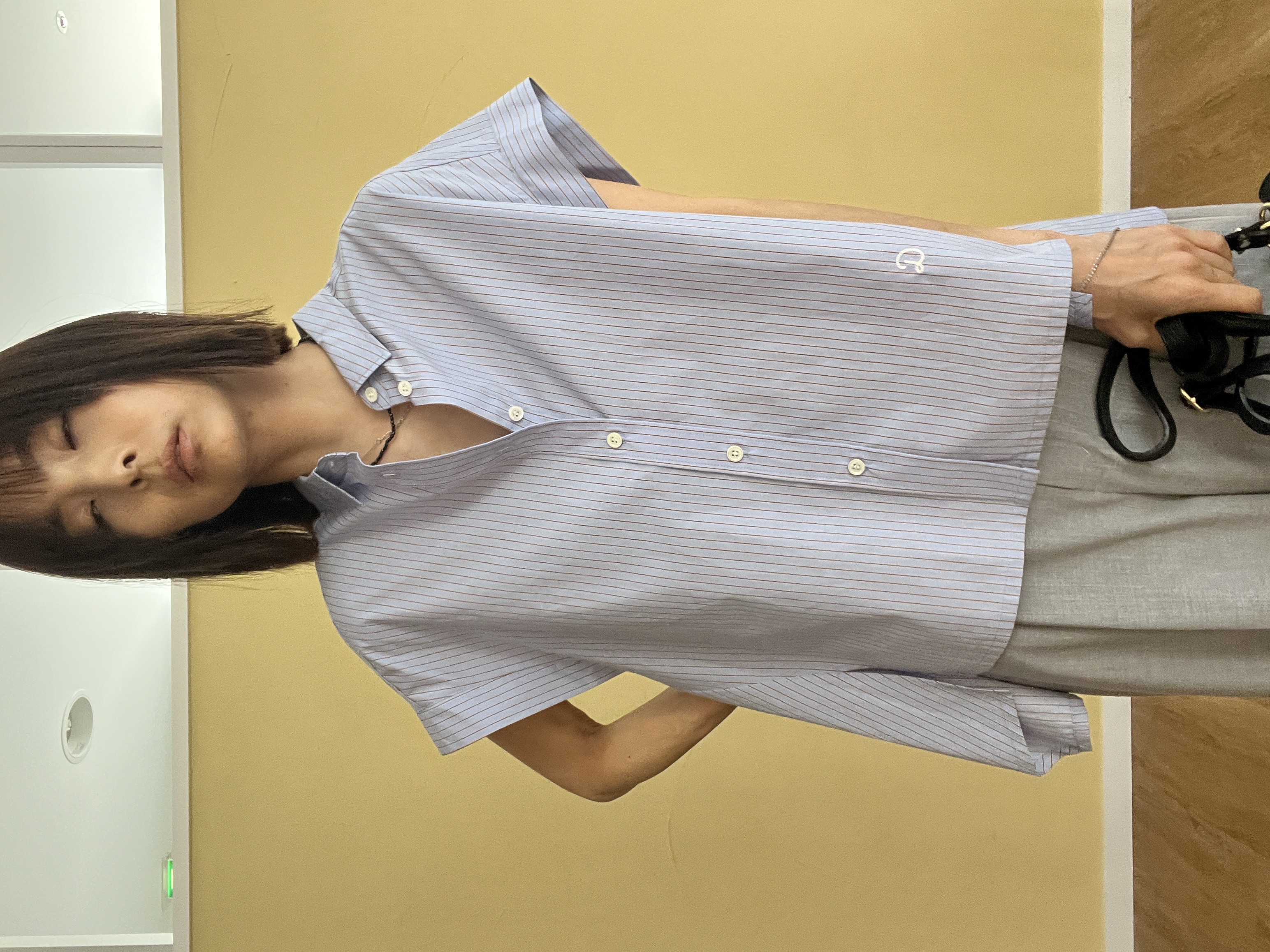 misaさんの「DRESSTERIOR｜【毎年人気/ウォッシャブル】バックフレアオックスシャツ」を使ったコーディネート