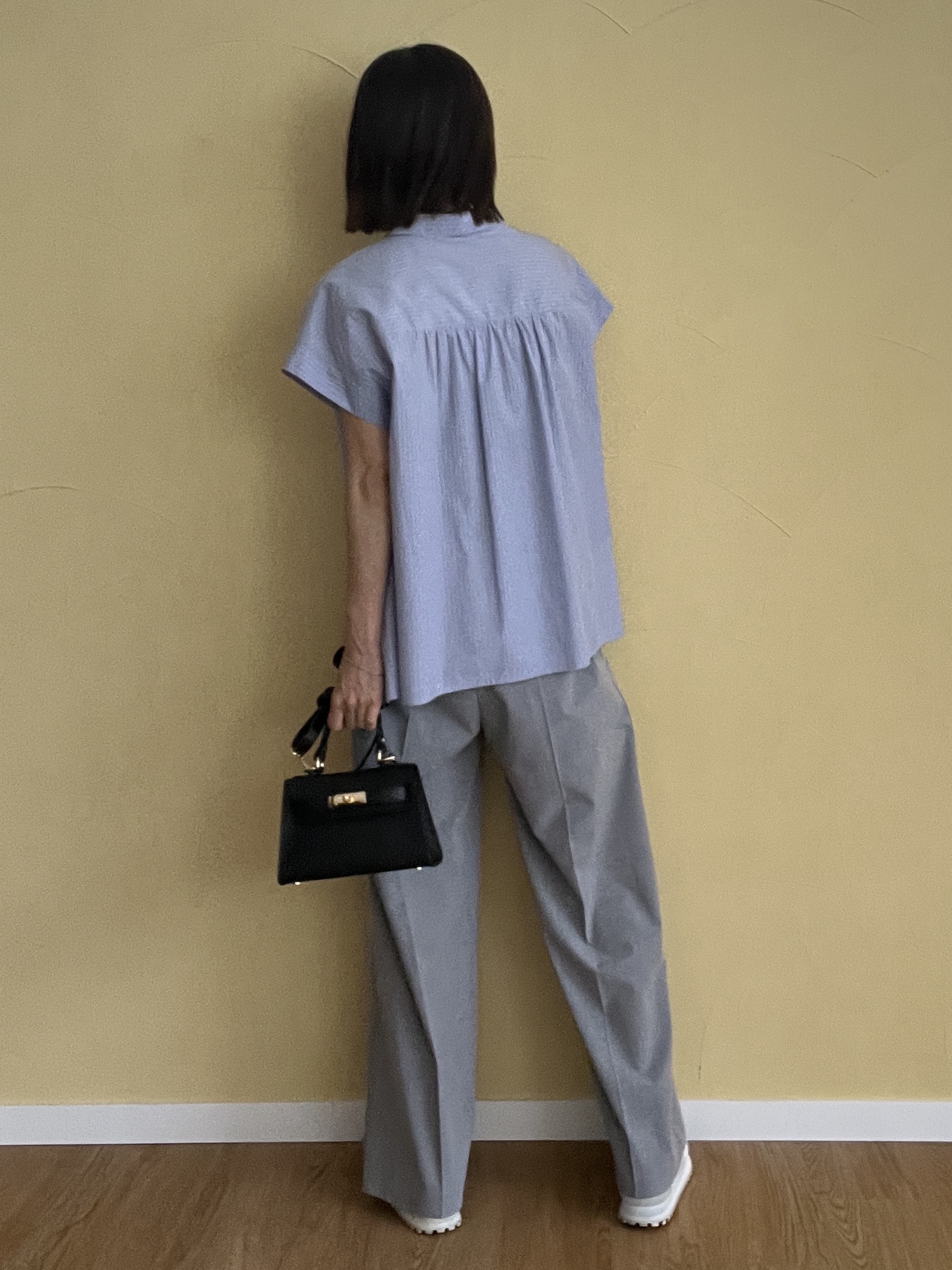 misaさんの「DRESSTERIOR｜【毎年人気/ウォッシャブル】バックフレアオックスシャツ」を使ったコーディネート