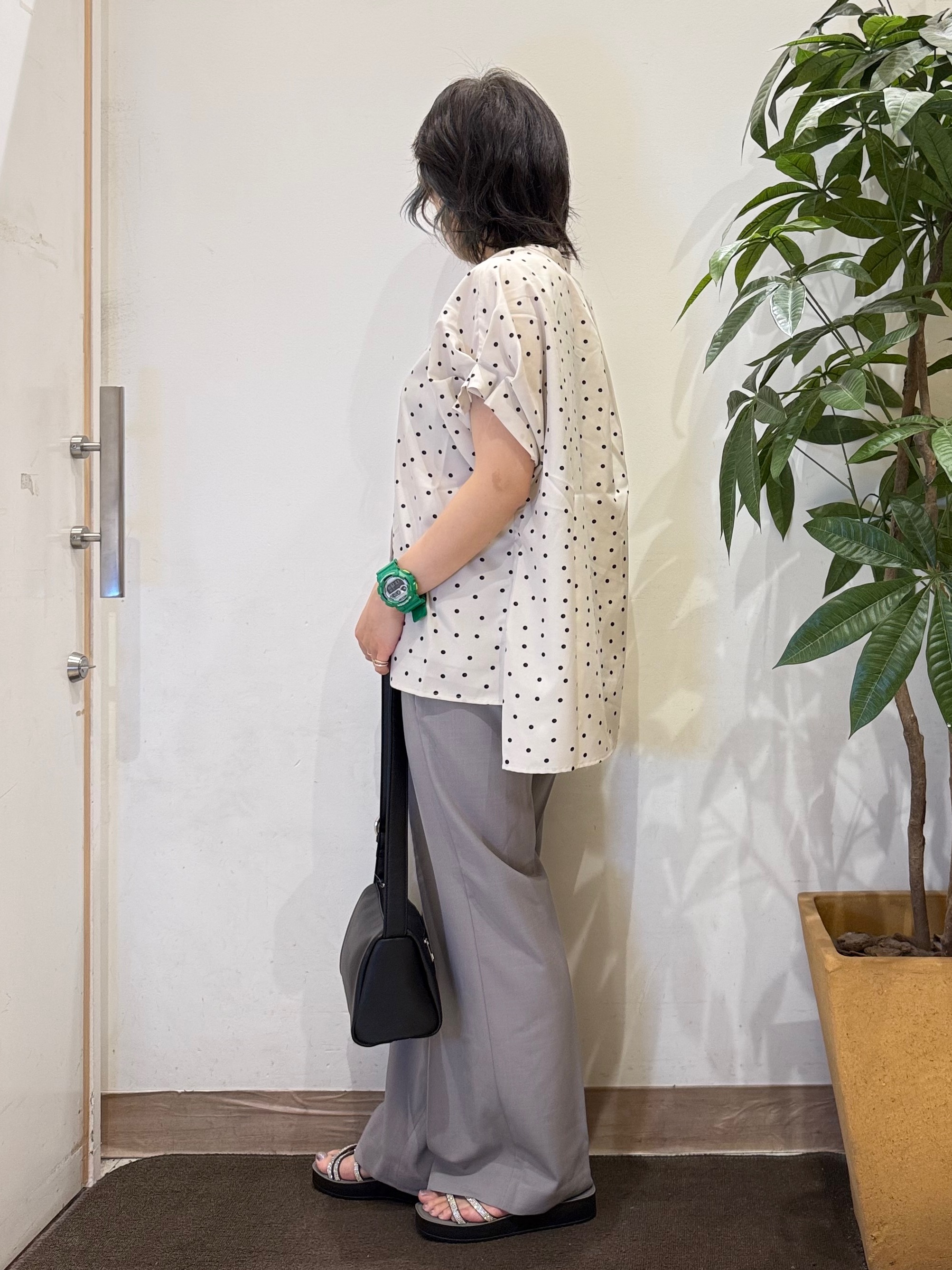 misakiさんの「SHOO･LA･RUE｜【洗濯機可／洗濯後しわになりにくい】大人の甘さをプラスする ドット柄袖タックブラウス」を使ったコーディネート