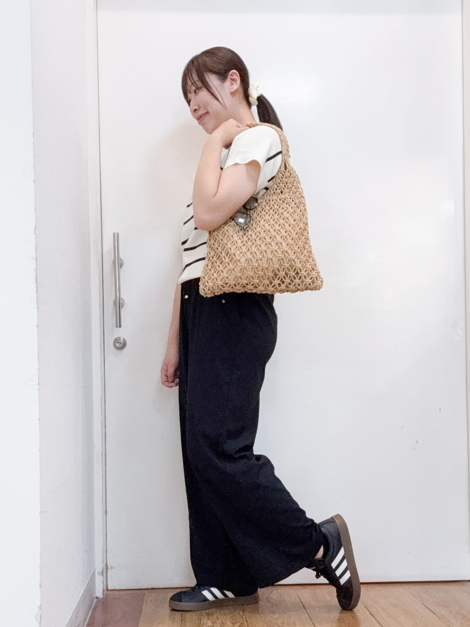 Karinさんの「SHOO･LA･RUE｜【毎日洗える/ひんやり/UV/S-LL】二の腕隠れる さらっとドルマン半袖ニット」を使ったコーディネート