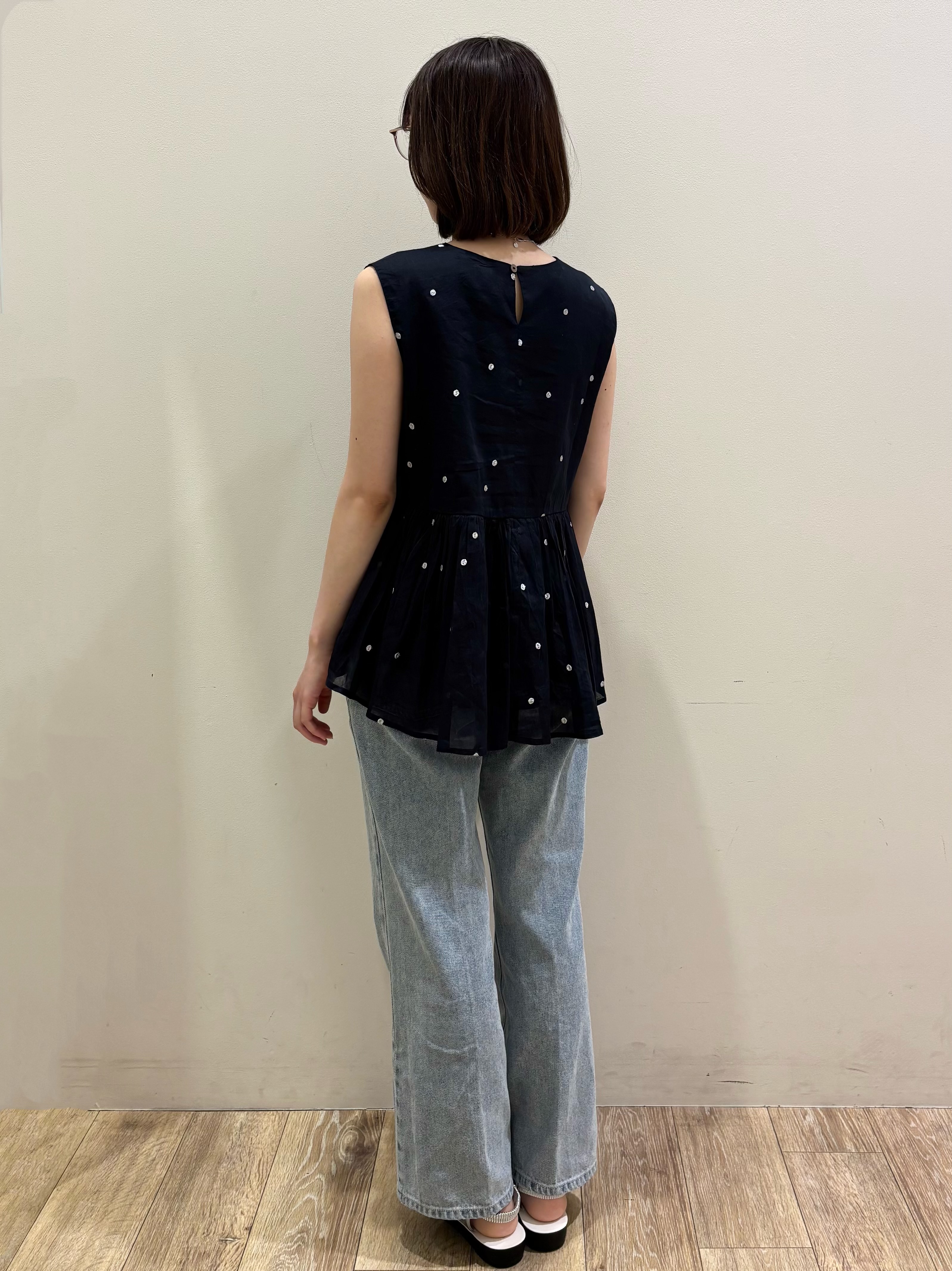 honamiさんの「index｜ラメドット刺繍ペプラムブラウス【洗える】」を使ったコーディネート