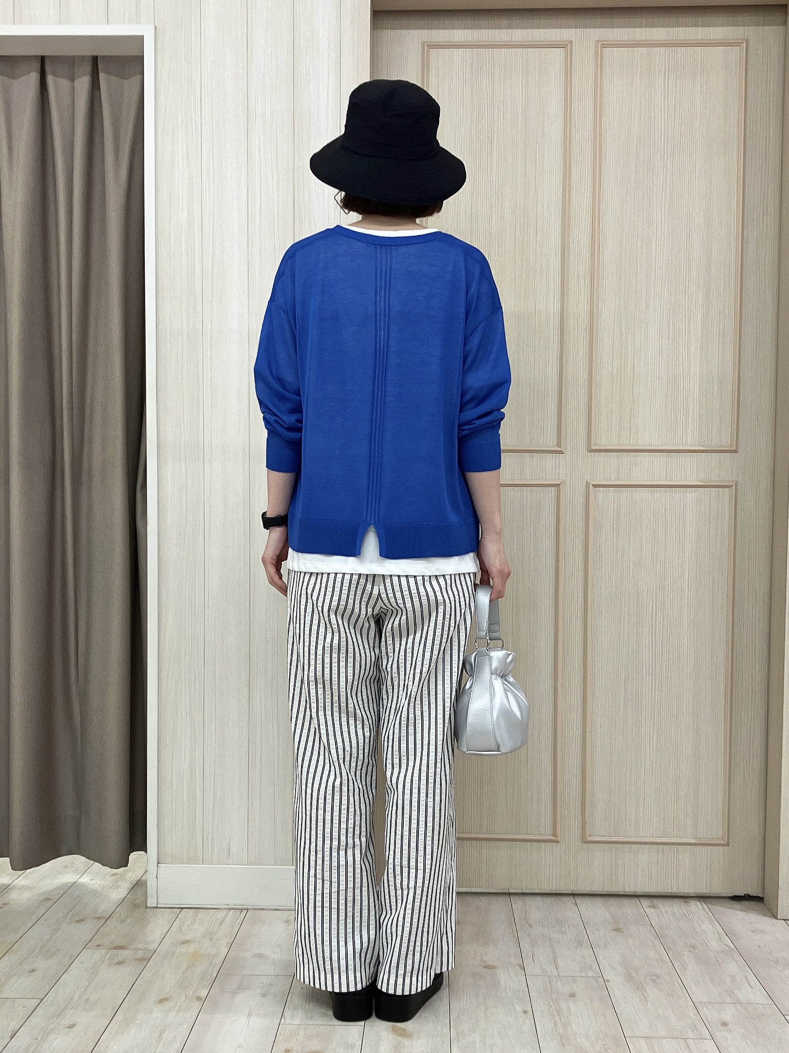 Turnerさんの「SHOO･LA･RUE｜【ひんやり/洗濯機可/S-LL】オンにもオフにも マルチに使えるボタンレスカーディガン」を使ったコーディネート