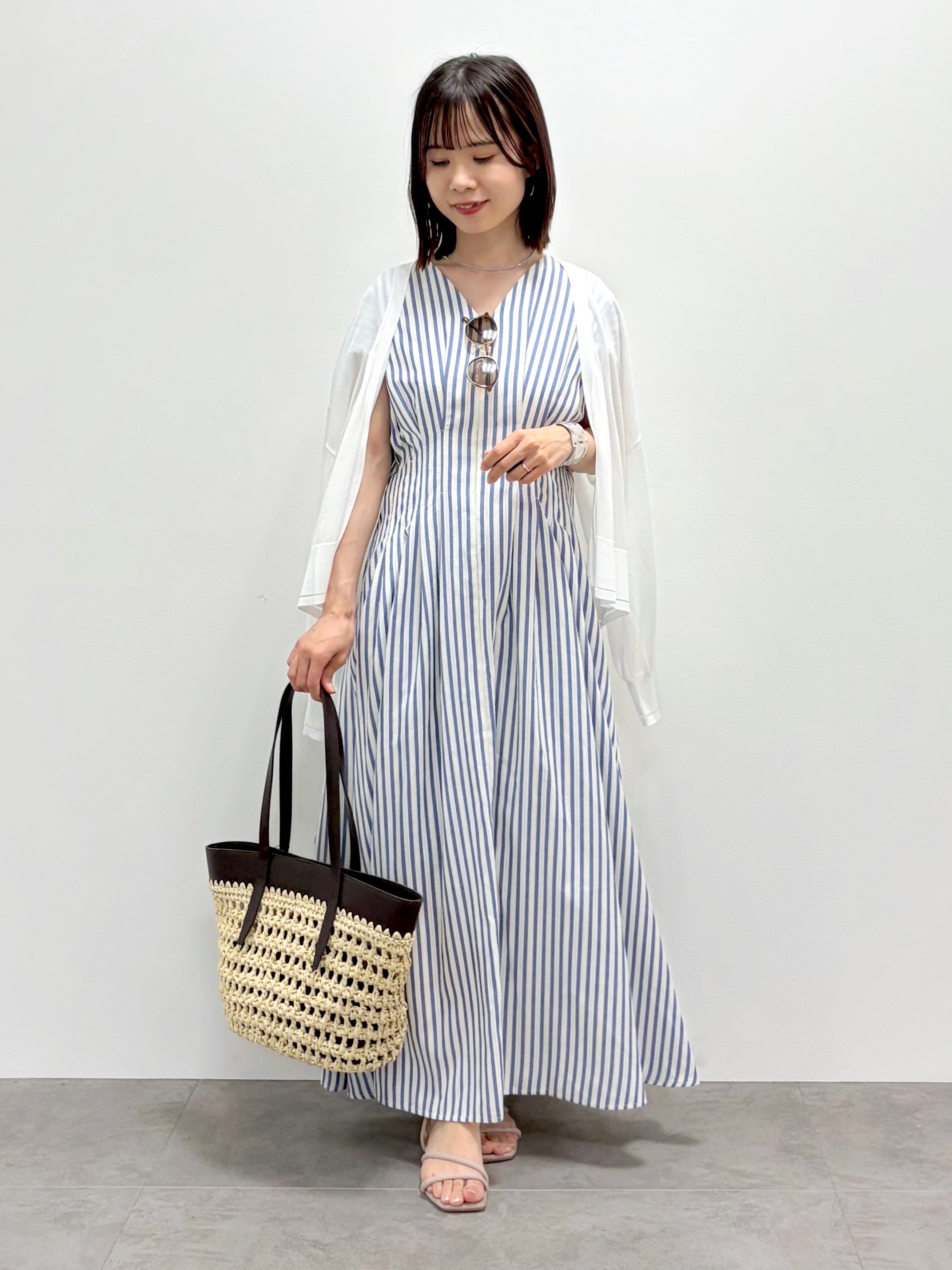 kozuさんの「index｜【接触冷感】シアーショートトッパーカーディガン《洗濯機OK／抗ピル》」を使ったコーディネート