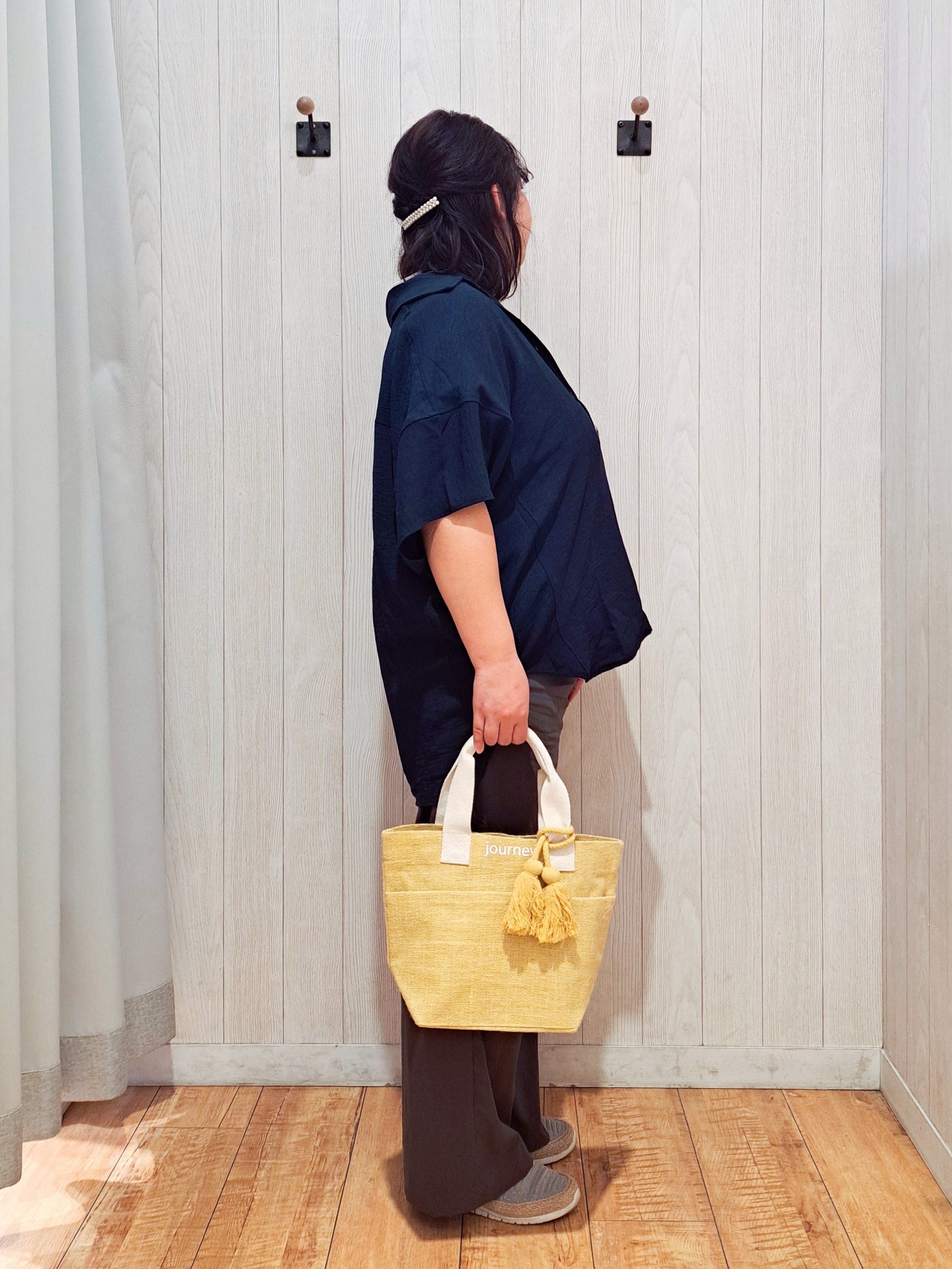 kotomiさんの「SHOO･LA･RUE｜【高レビュー/洗濯後しわになりにくい/体型カバー】きちんとゆるっと 大人の抜け感 ポンチョ風カラーシ」を使ったコーディネート