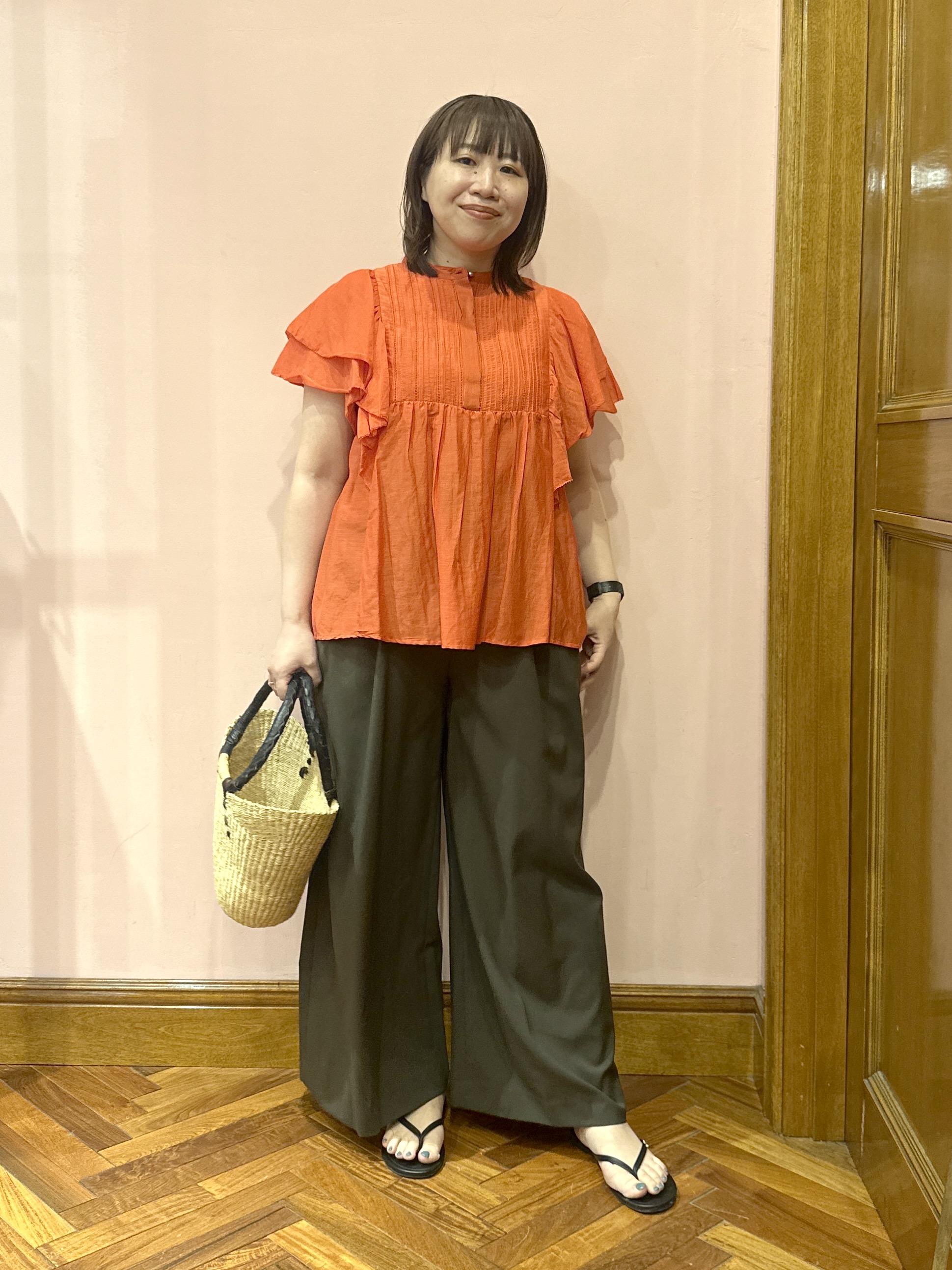 komatsuさんの「DRESSTERIOR｜イージーケアー クールタッチ ワイドパンツ」を使ったコーディネート