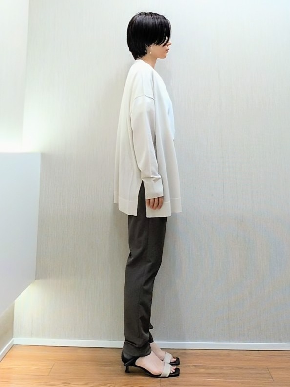 ミズタさんの「UNTITLED｜コットンリネンカーディガン」を使ったコーディネート