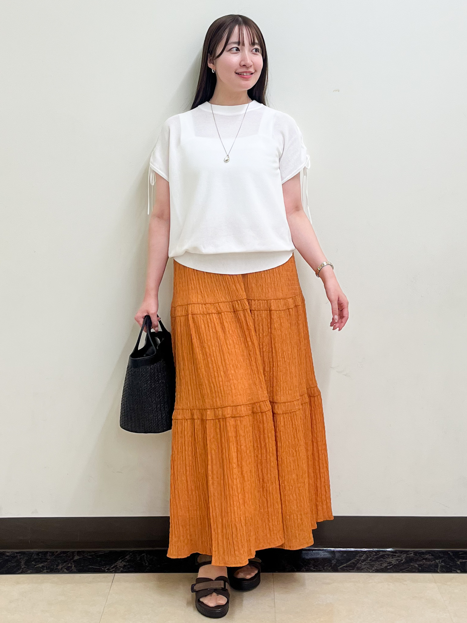 mikikoさんの「Reflect｜レースアップスリーブデザインニット」を使ったコーディネート