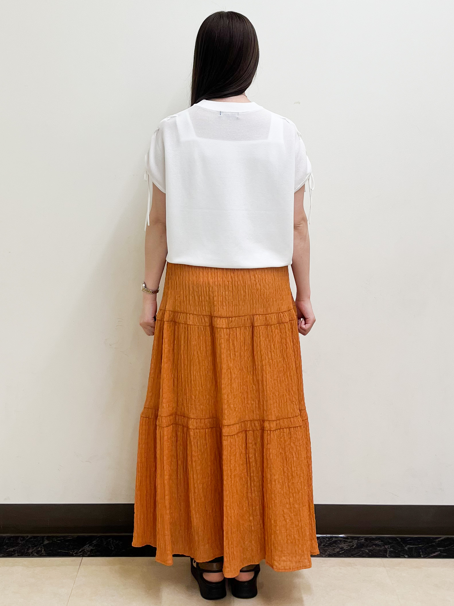mikikoさんの「Reflect｜レースアップスリーブデザインニット」を使ったコーディネート