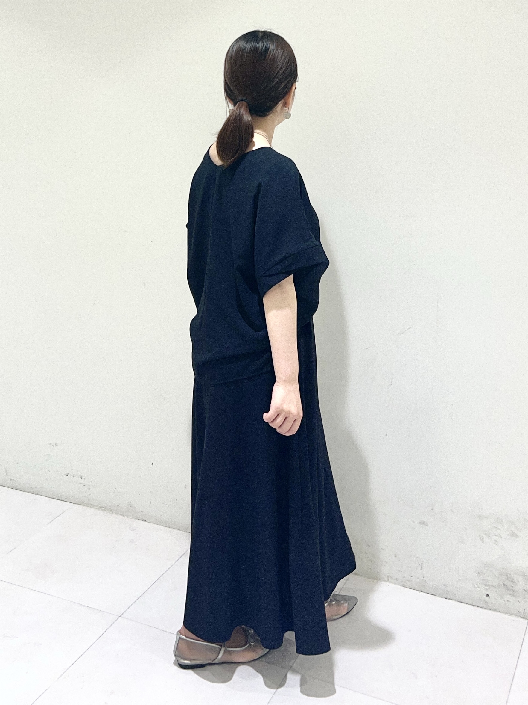 Mitsukiさんの「UNTITLED｜【前後2WAY/はっ水/セットアップ可】リラクシーフレンチスリーブブラウス」を使ったコーディネート