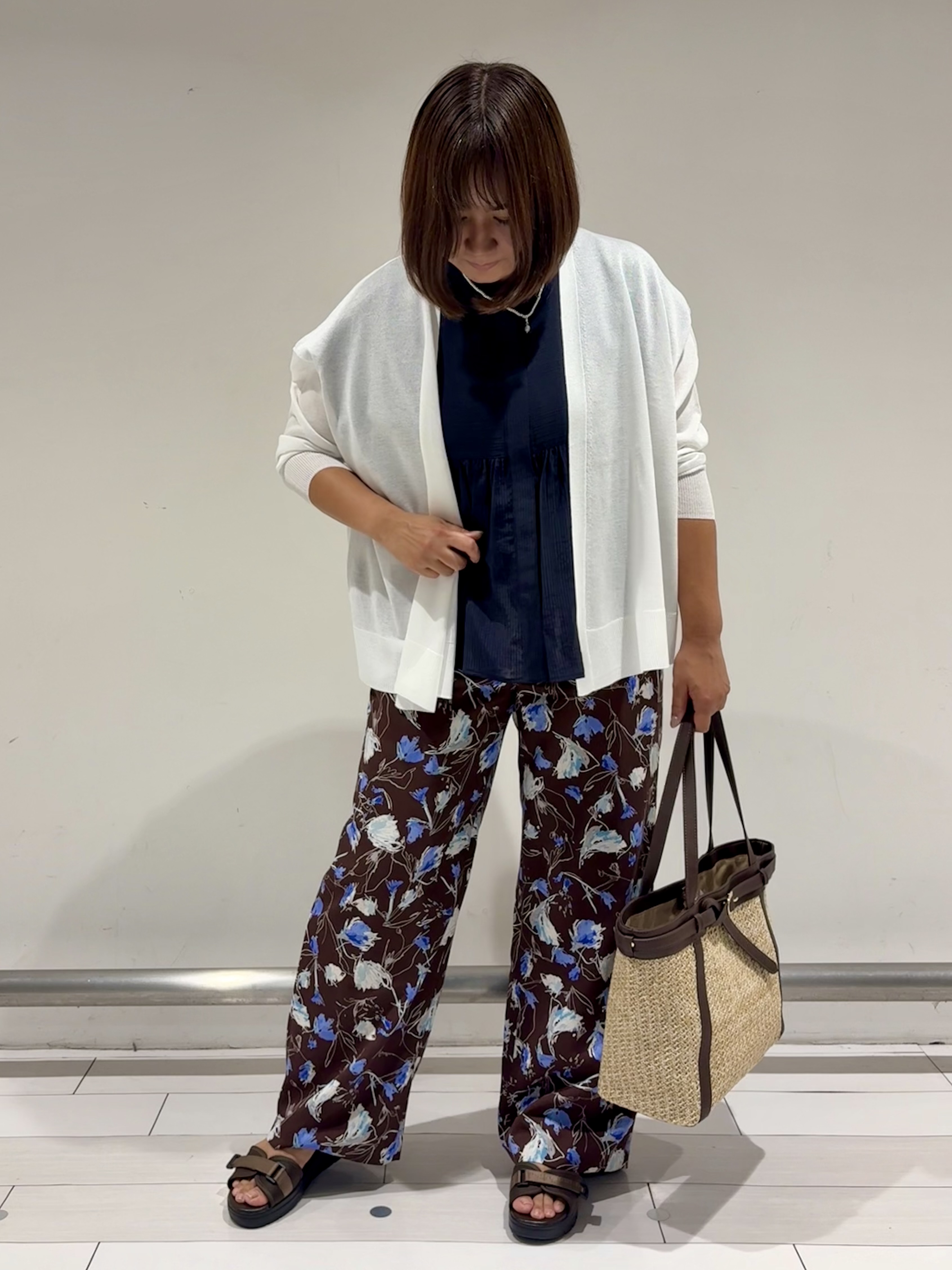 SAEさんの「Reflect｜ドビーストライプドルマンスリーブブラウス」を使ったコーディネート