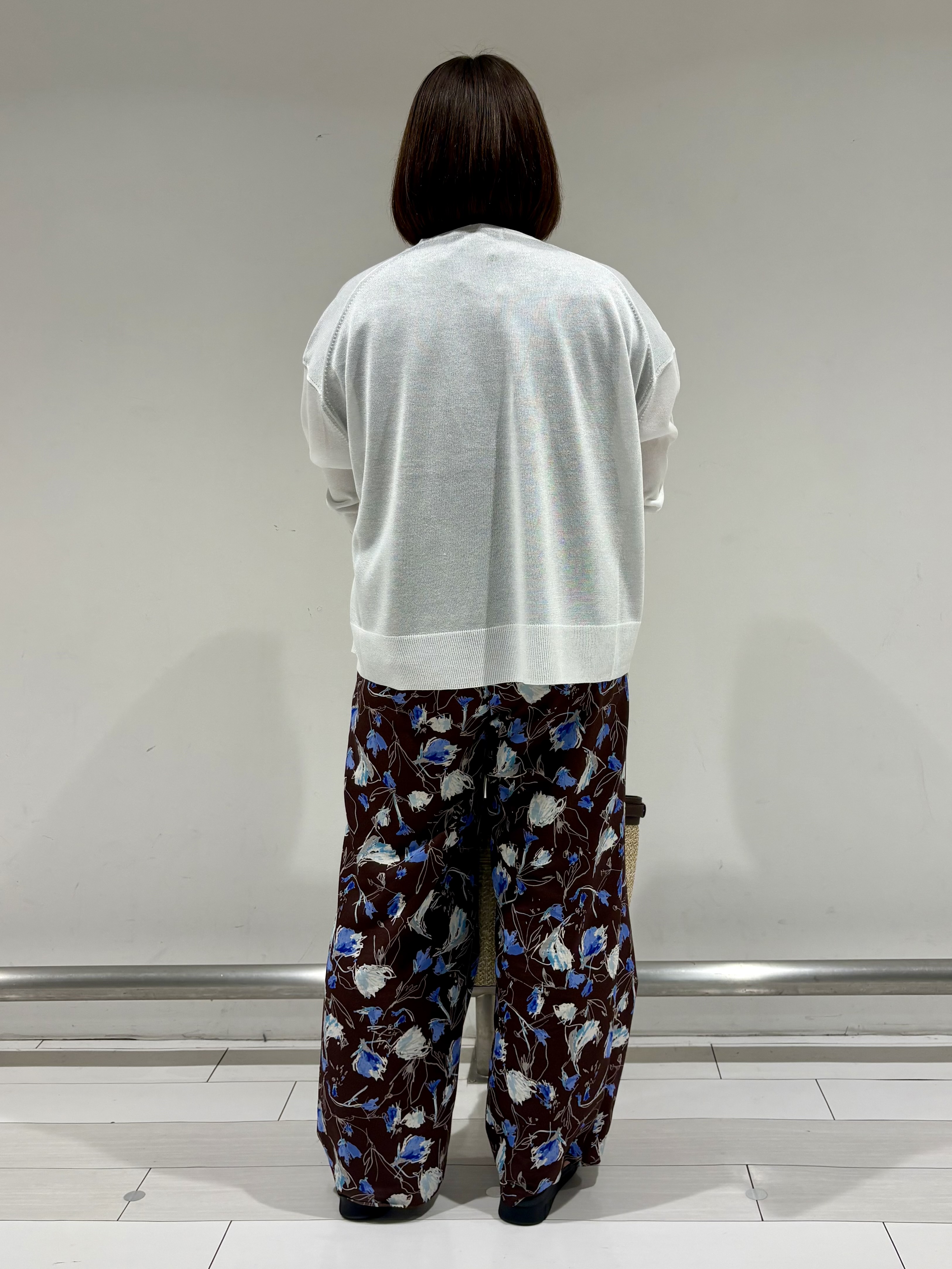 SAEさんの「Reflect｜ドビーストライプドルマンスリーブブラウス」を使ったコーディネート