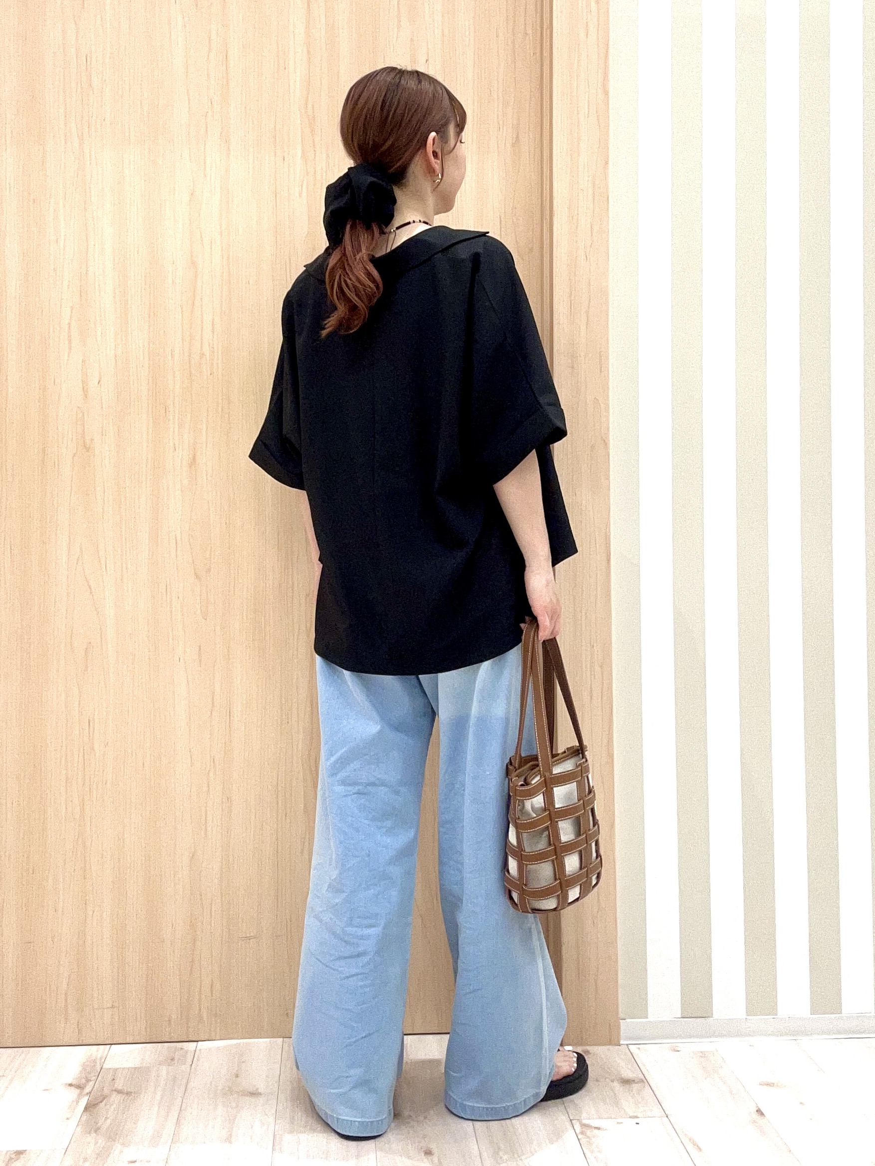 ririさんの「SHOO･LA･RUE｜【洗濯機可/S-LL】カップ付き Wストラップ テレコキャミソール」を使ったコーディネート