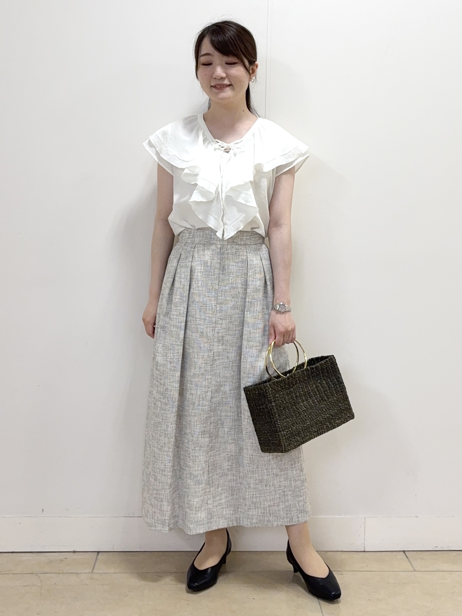 mikiさんの「Reflect｜【通気性あり／涼しい／マシンウォッシャブル】フリルブラウス」を使ったコーディネート