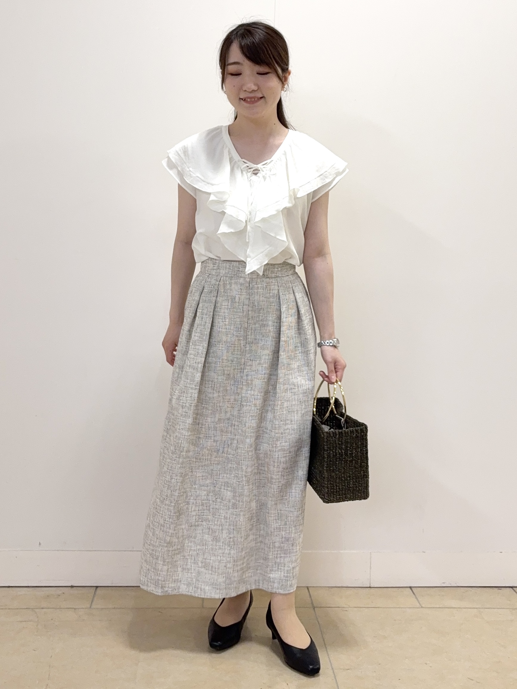 mikiさんの「Reflect｜【通気性あり／涼しい／マシンウォッシャブル】フリルブラウス」を使ったコーディネート