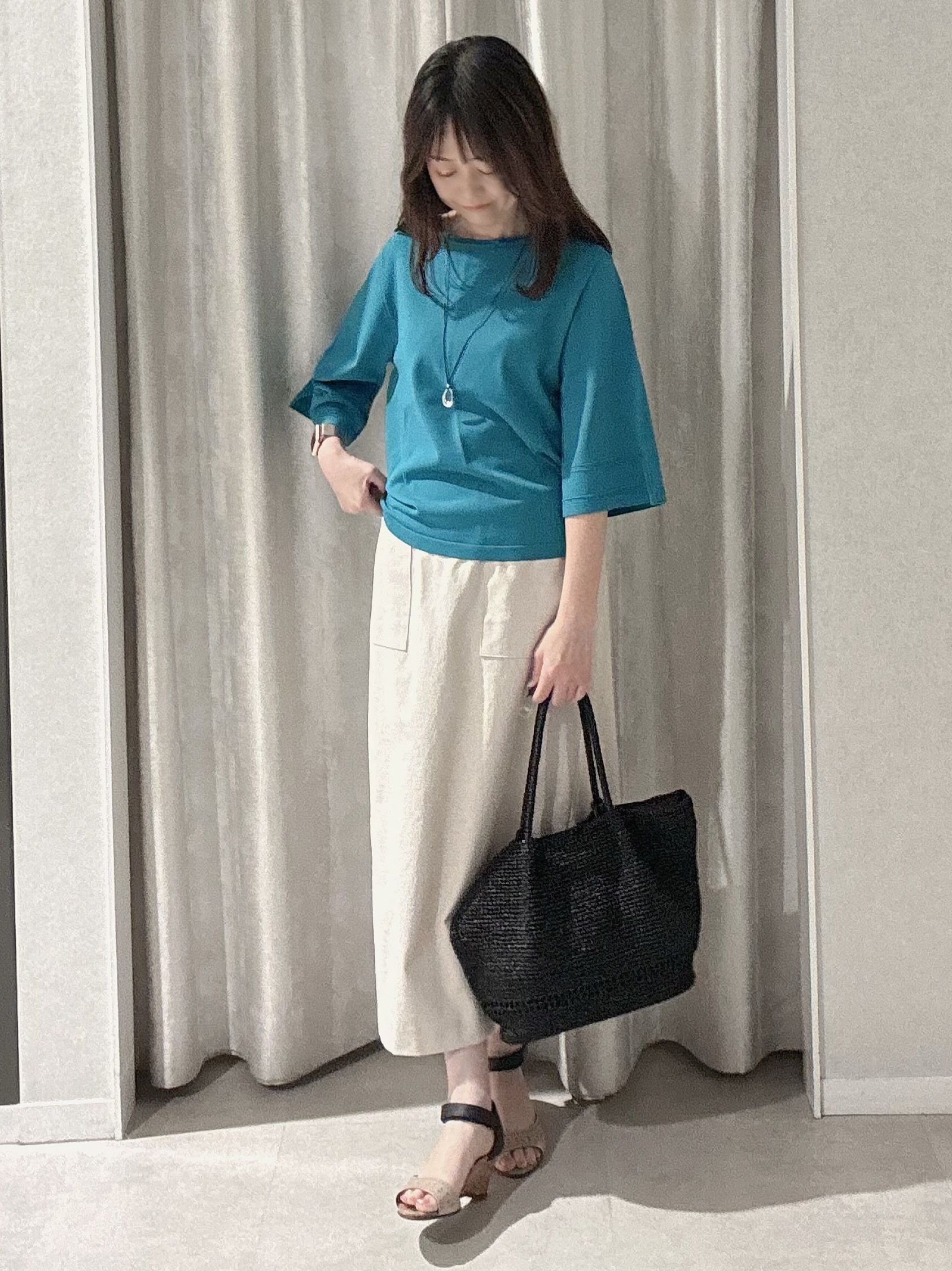 makiさんの「UNTITLED｜【洗える/清涼感】袖スリットニットプルオーバー」を使ったコーディネート