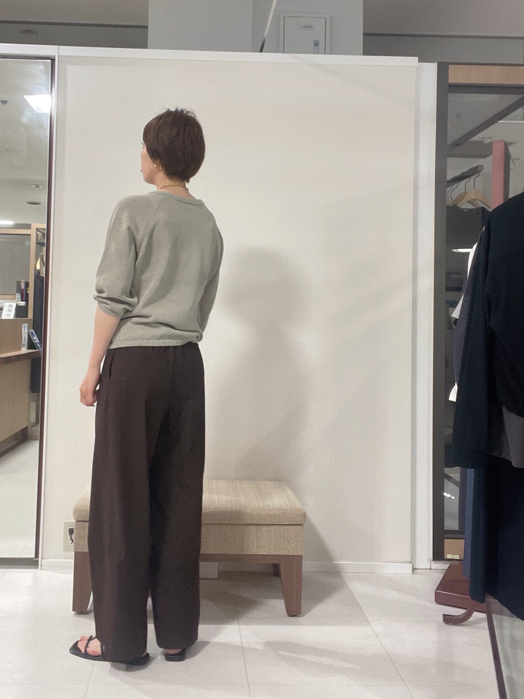 IWAMOさんの「UNTITLED｜【洗える/ゆったり】クルーネックドライニット」を使ったコーディネート