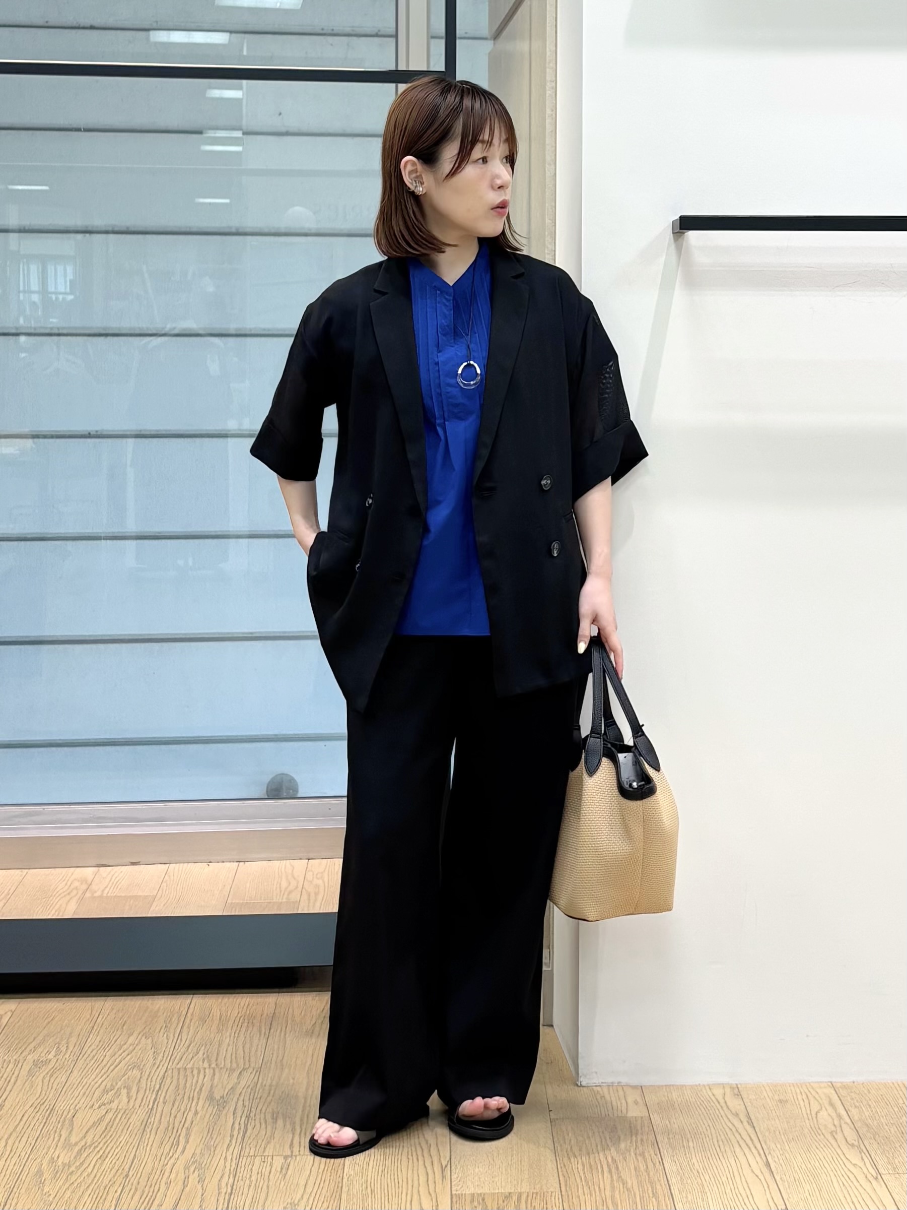 asamiさんの「INDIVI｜【撥水／UVケア／SETUP可能】軽量タックスキッパーブラウス」を使ったコーディネート