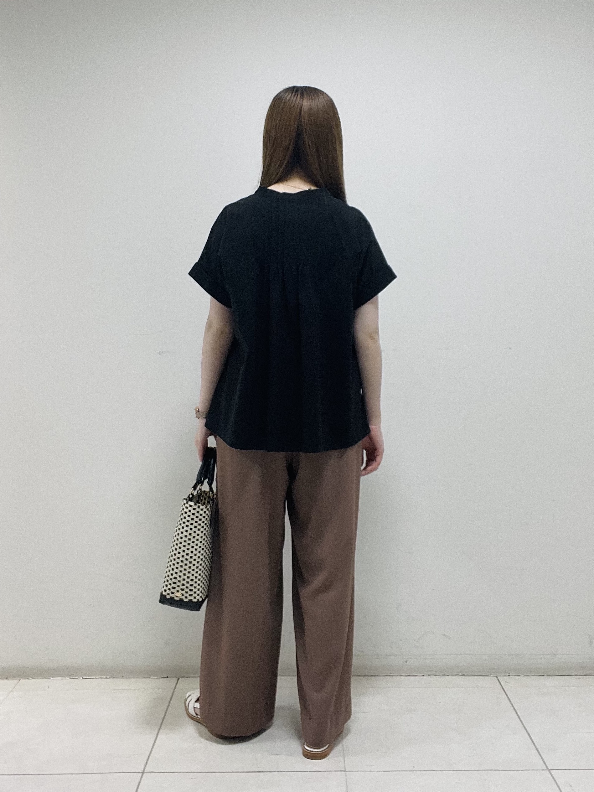 mさんの「INDIVI｜【撥水／UVケア／SETUP可能】軽量タックスキッパーブラウス」を使ったコーディネート