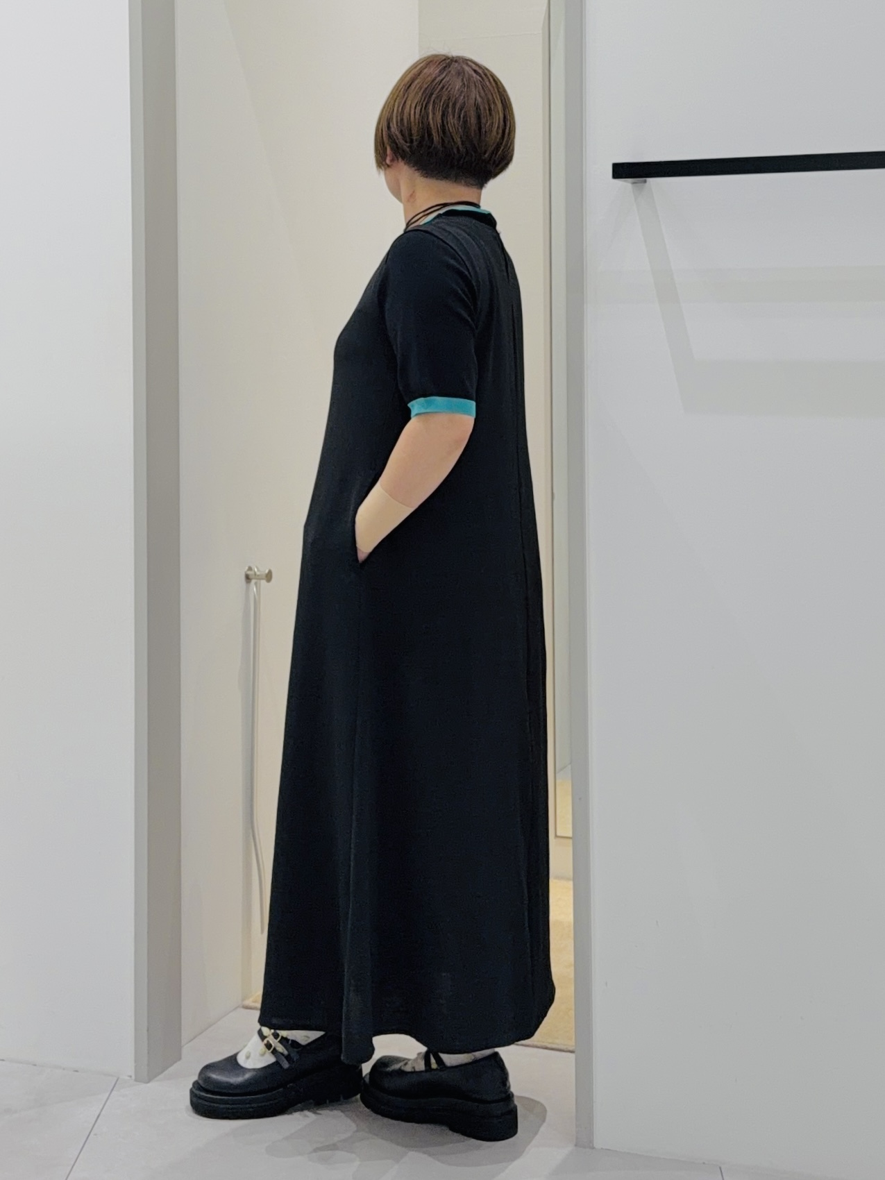 タナさんの「THE SHOP TK｜【ひんやり／防しわ／吸水速乾／UV】美しさを1日中キープ ノースリーブフレアワンピース」を使ったコーディネート
